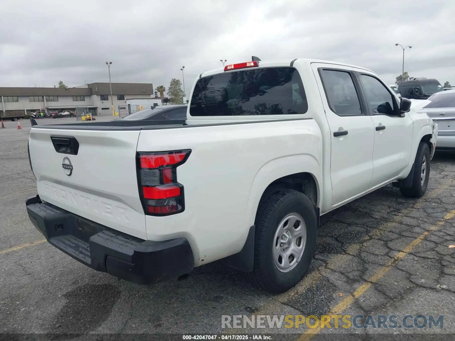 4 Photograph of a damaged car 1N6ED1EJ7NN608316 NISSAN FRONTIER 2022