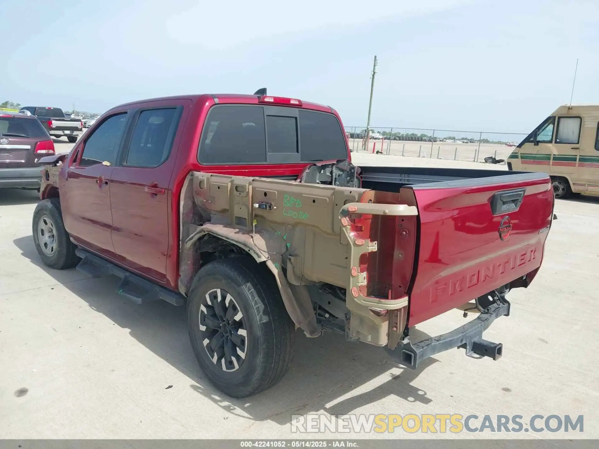 3 Photograph of a damaged car 1N6ED1EJ8NN672400 NISSAN FRONTIER 2022