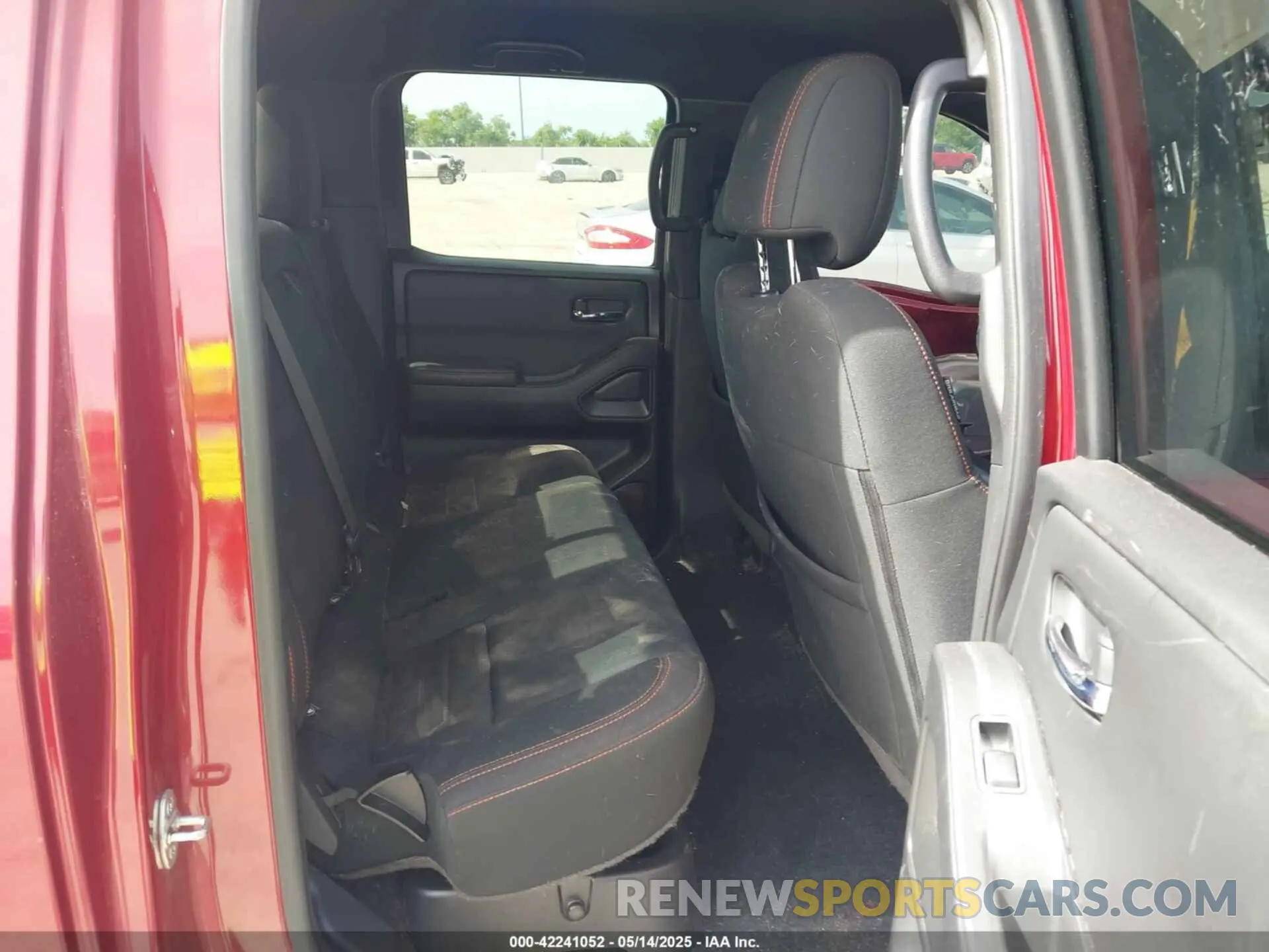 8 Photograph of a damaged car 1N6ED1EJ8NN672400 NISSAN FRONTIER 2022