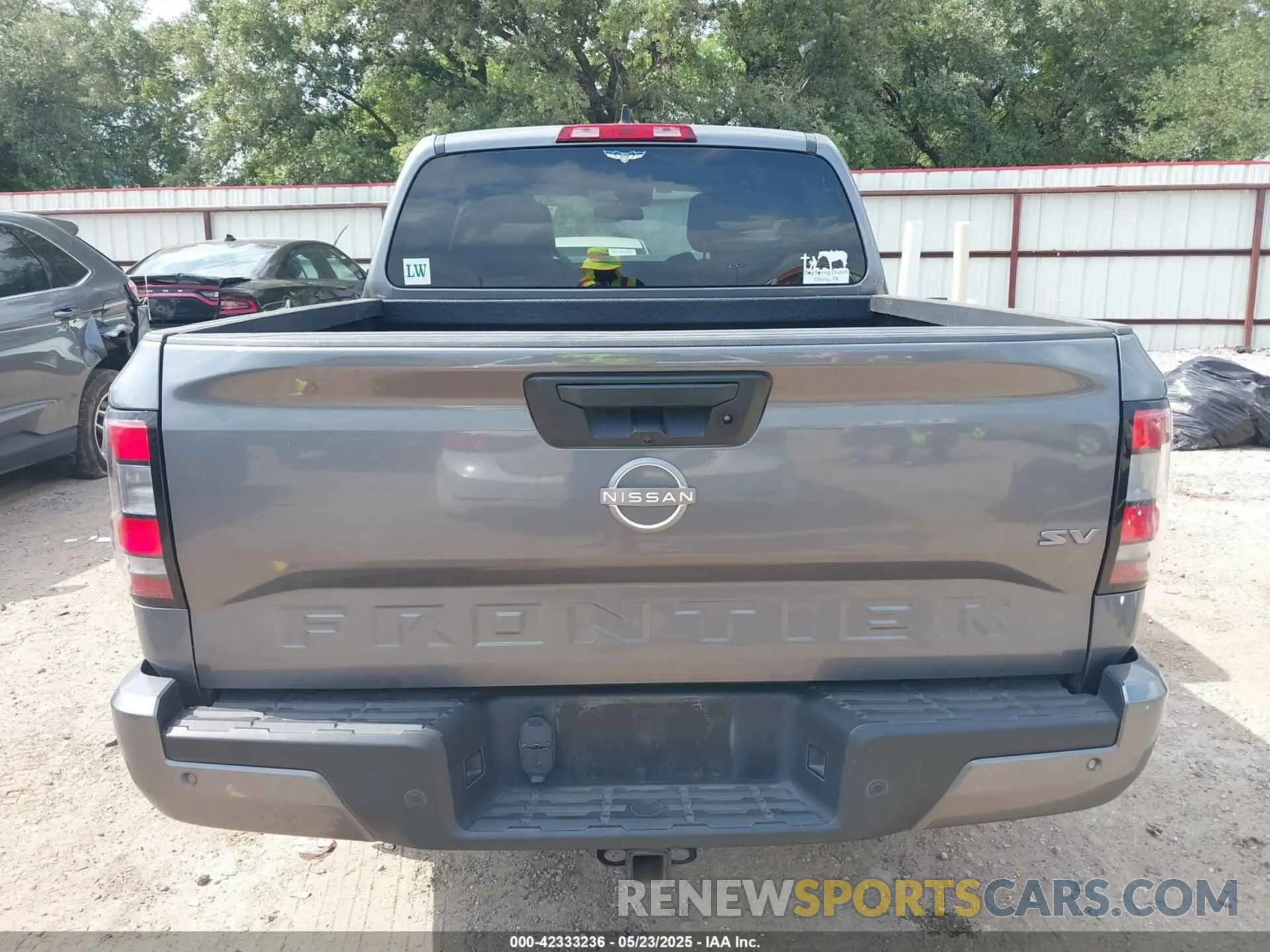 17 Photograph of a damaged car 1N6ED1EJ9NN652592 NISSAN FRONTIER 2022