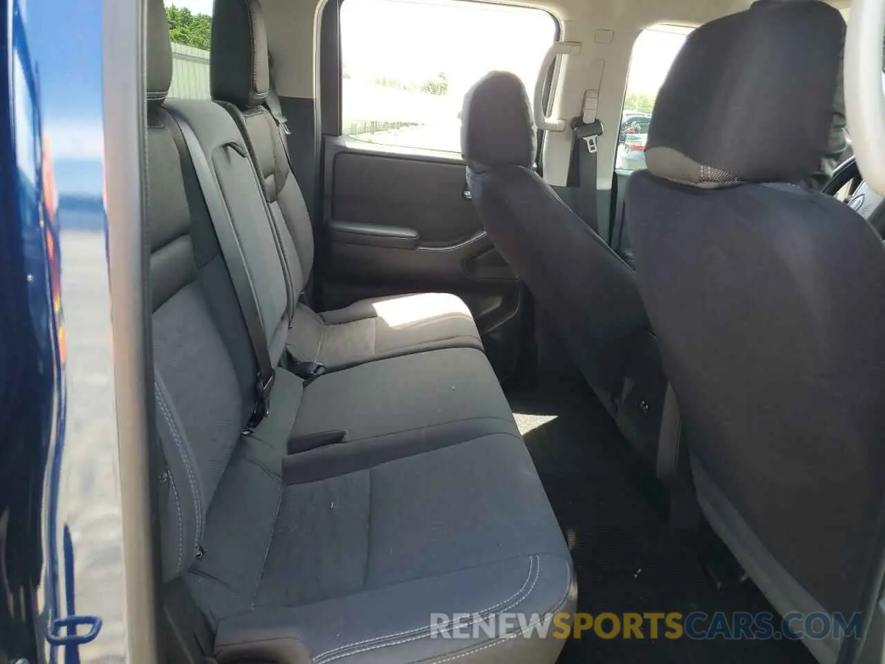 11 Photograph of a damaged car 1N6ED1EJ9NN686872 NISSAN FRONTIER 2022
