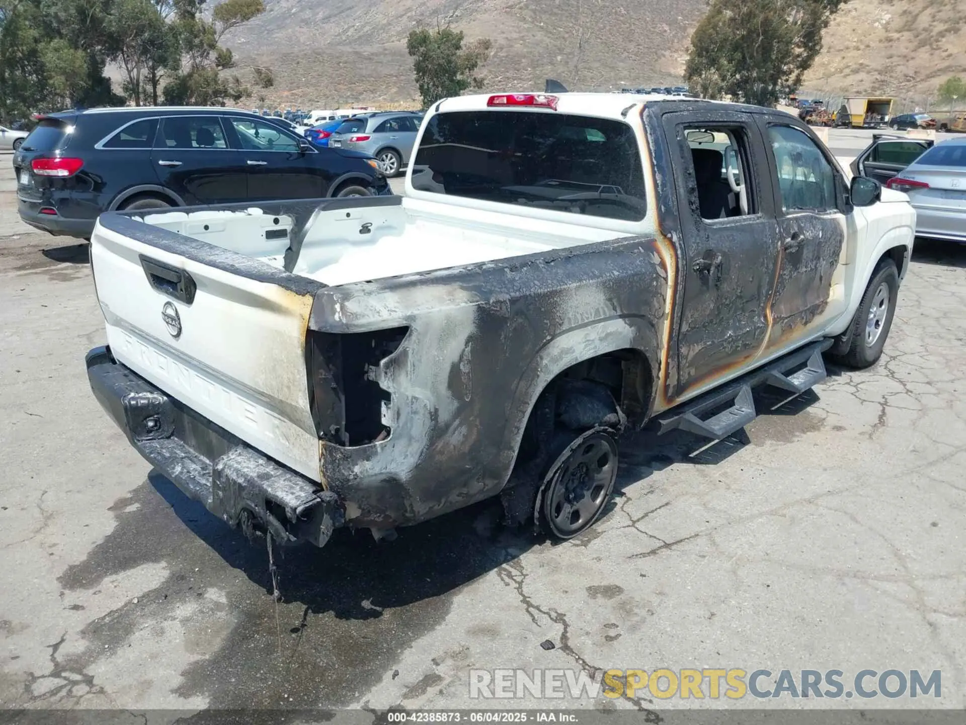 4 Photograph of a damaged car 1N6ED1EJ9NN693417 NISSAN FRONTIER 2022