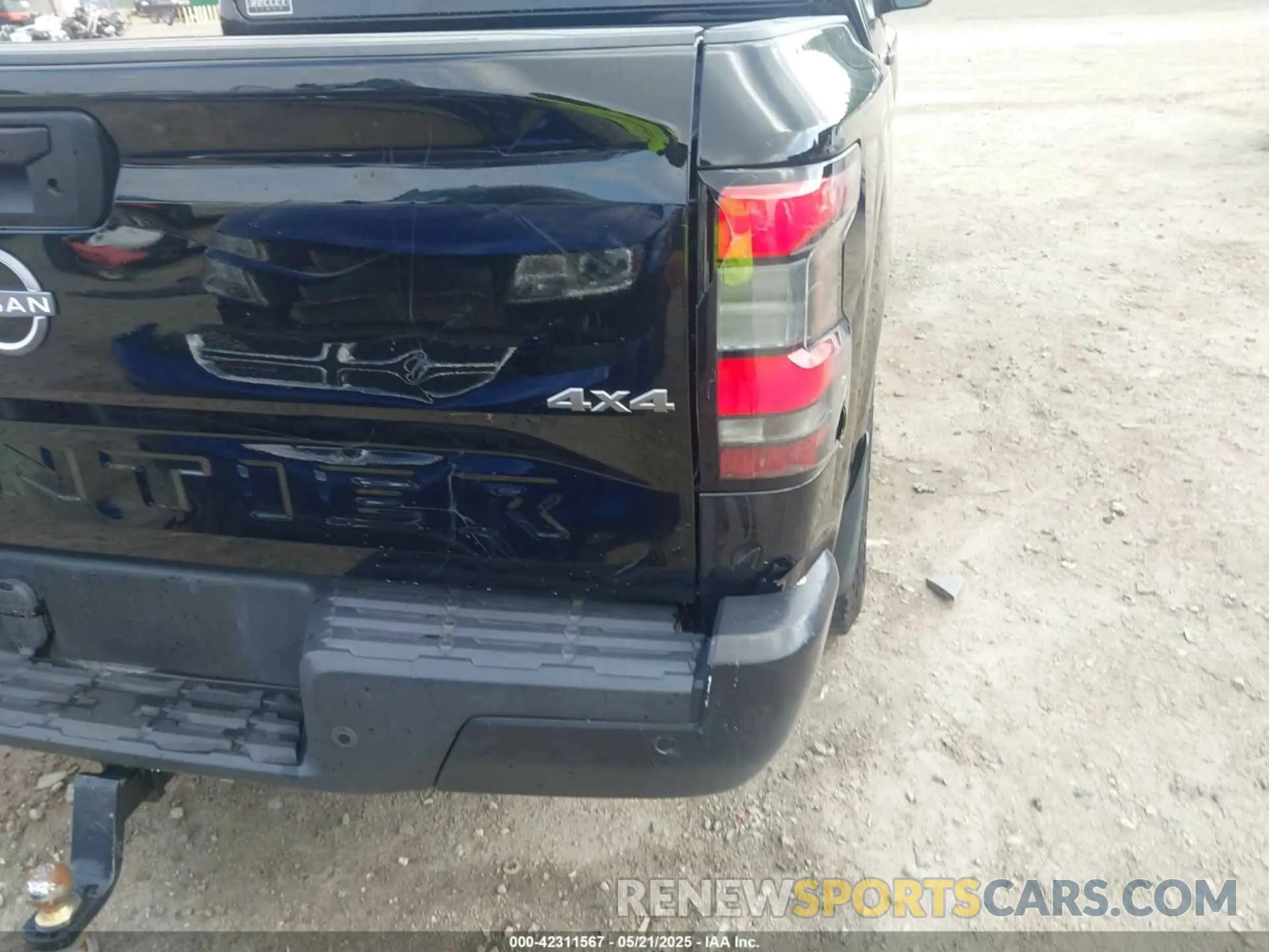 17 Photograph of a damaged car 1N6ED1EK0NN640811 NISSAN FRONTIER 2022