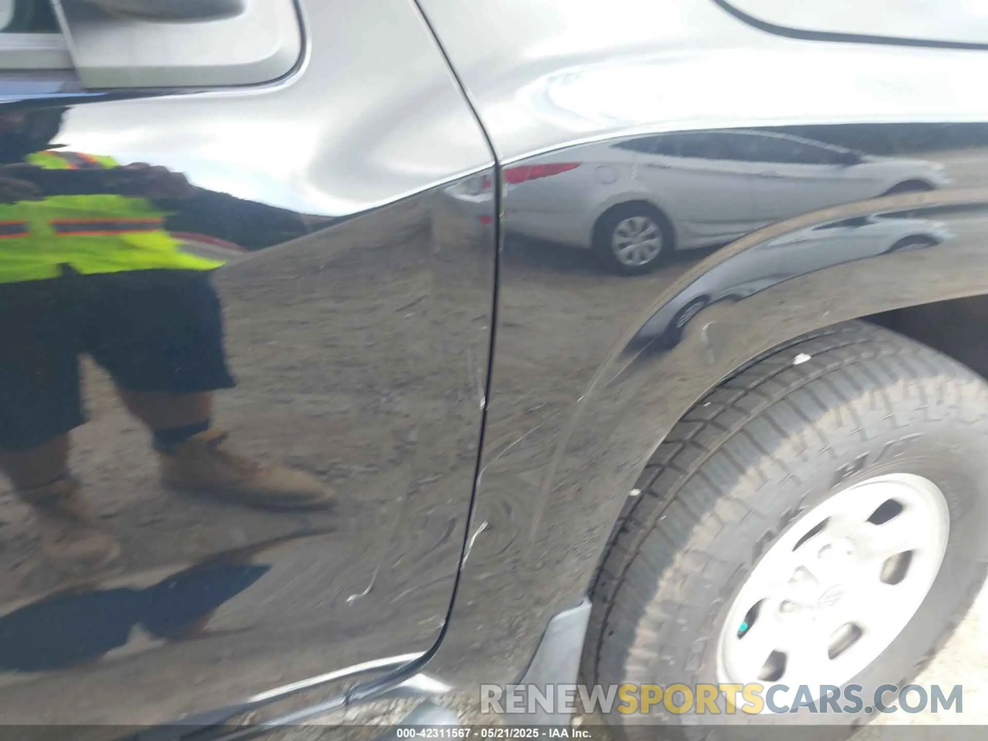 18 Photograph of a damaged car 1N6ED1EK0NN640811 NISSAN FRONTIER 2022