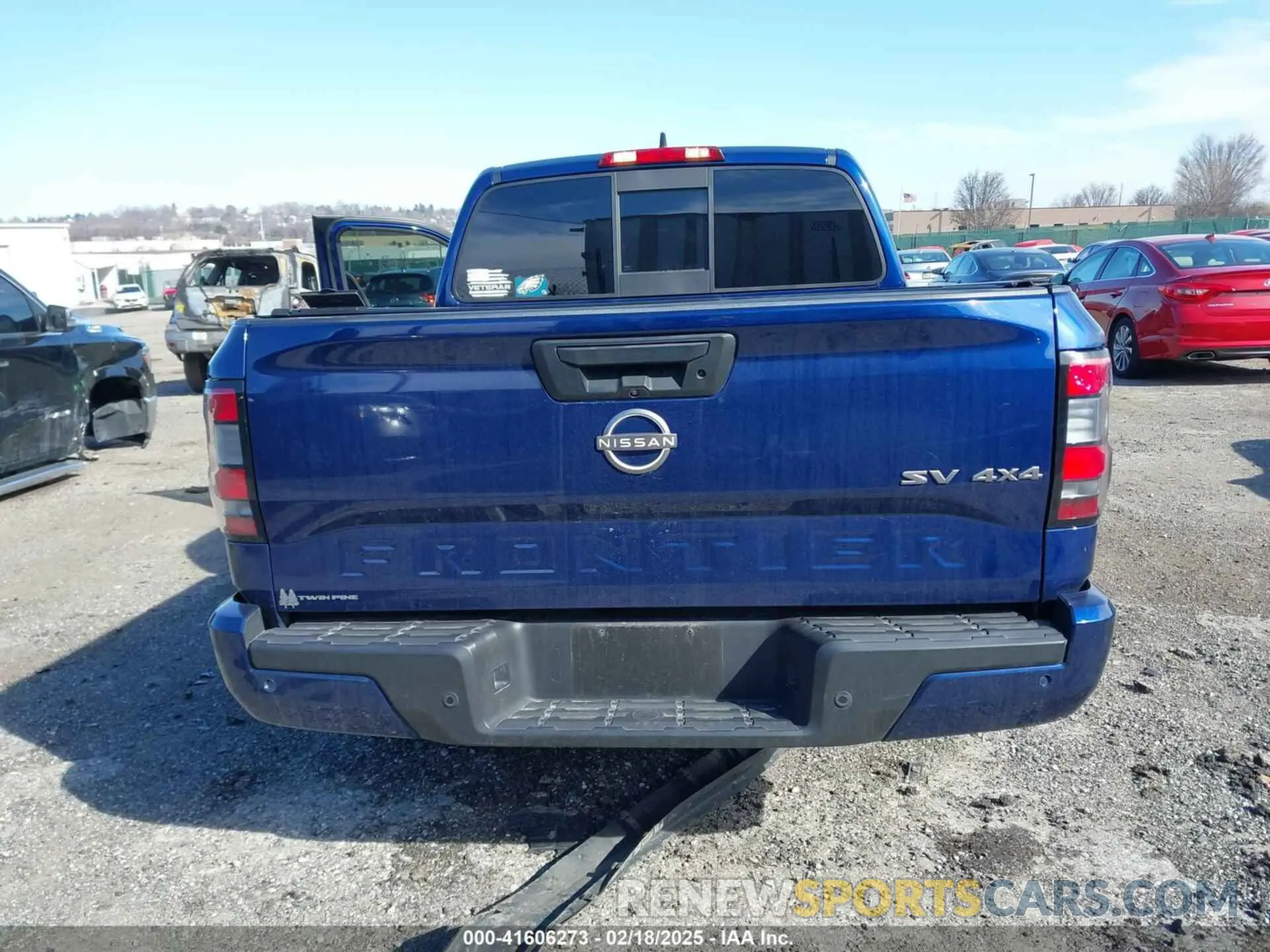 15 Photograph of a damaged car 1N6ED1EK2NN606000 NISSAN FRONTIER 2022