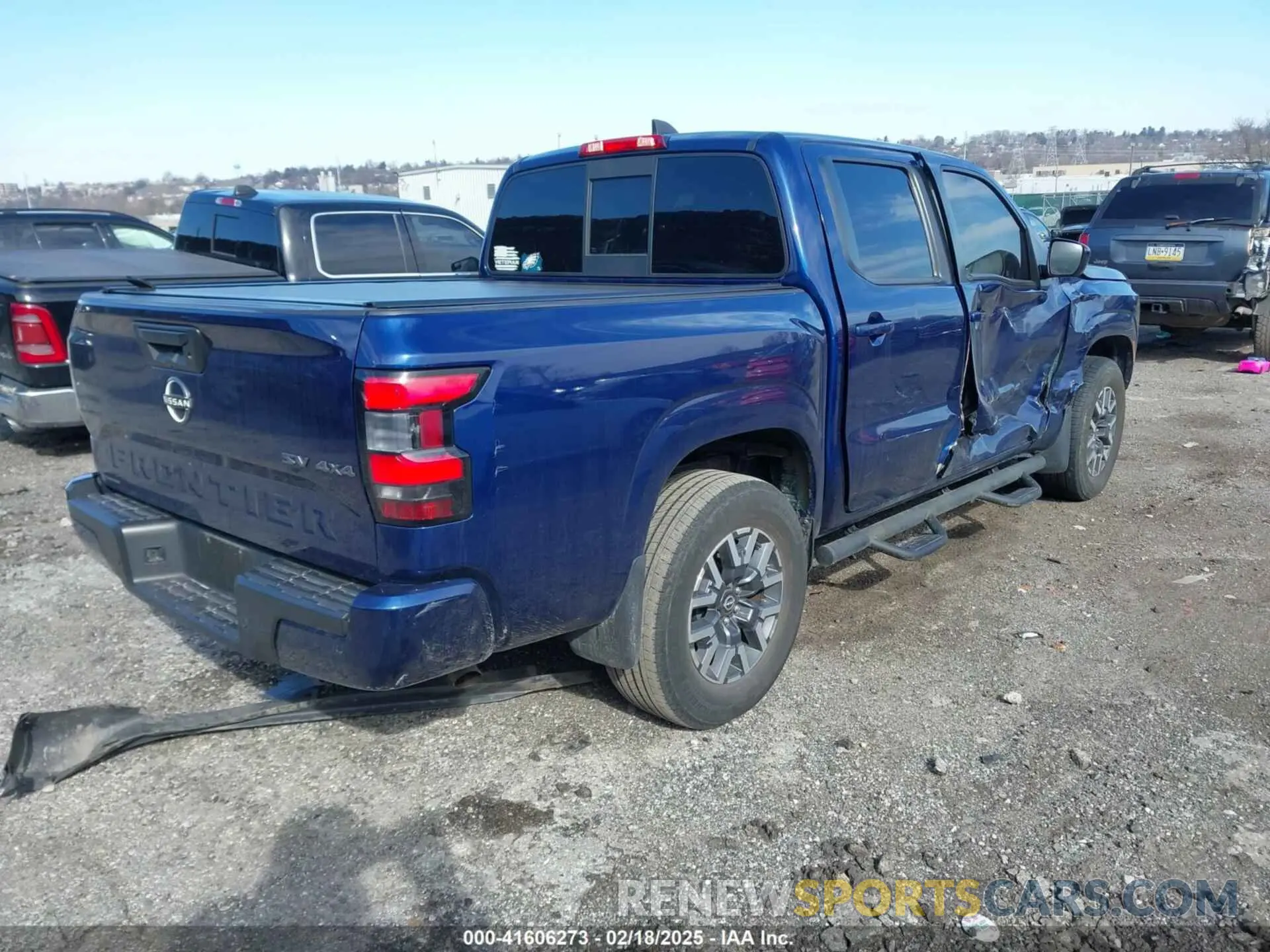 4 Photograph of a damaged car 1N6ED1EK2NN606000 NISSAN FRONTIER 2022