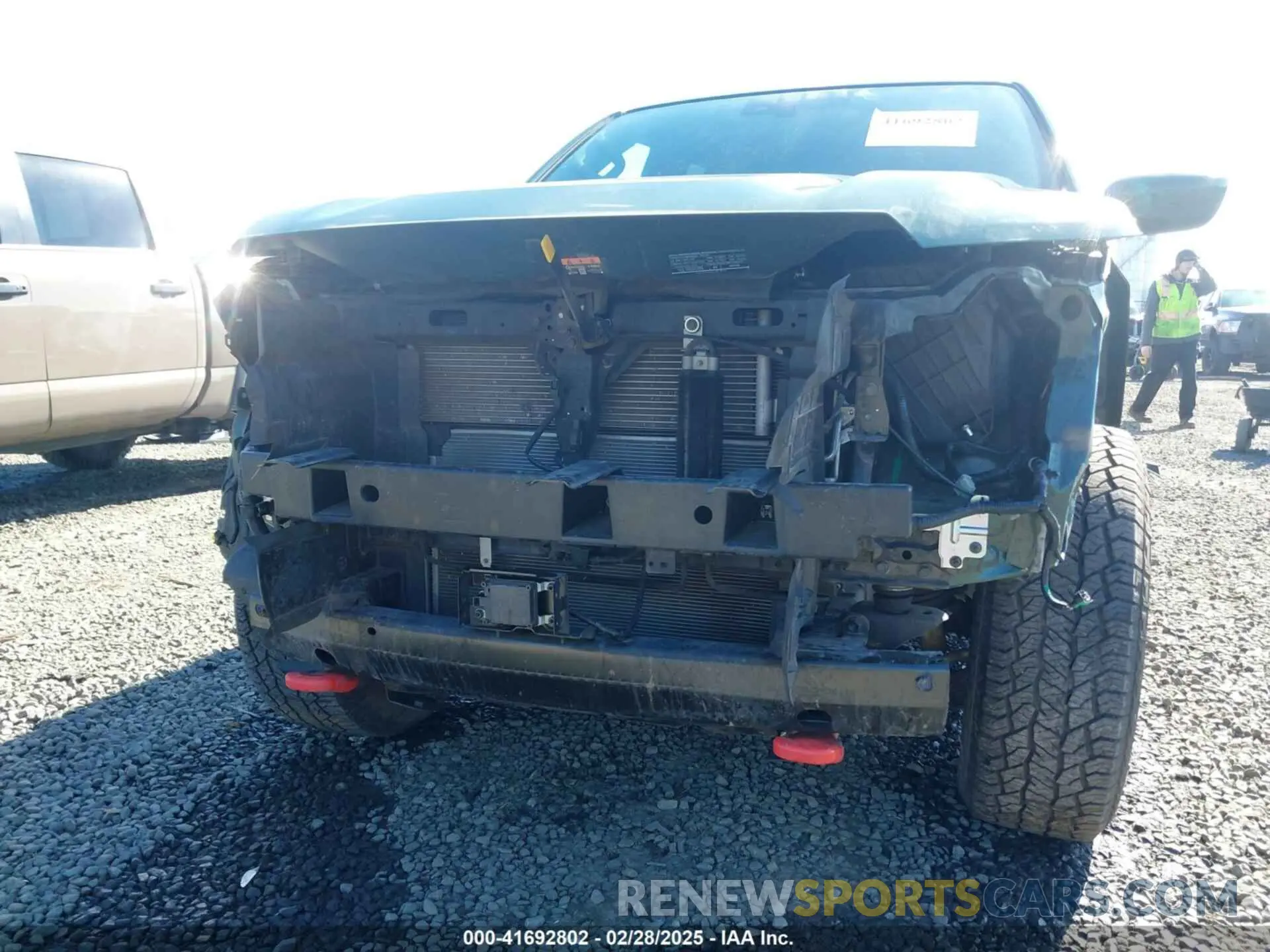 6 Photograph of a damaged car 1N6ED1EK2NN665404 NISSAN FRONTIER 2022