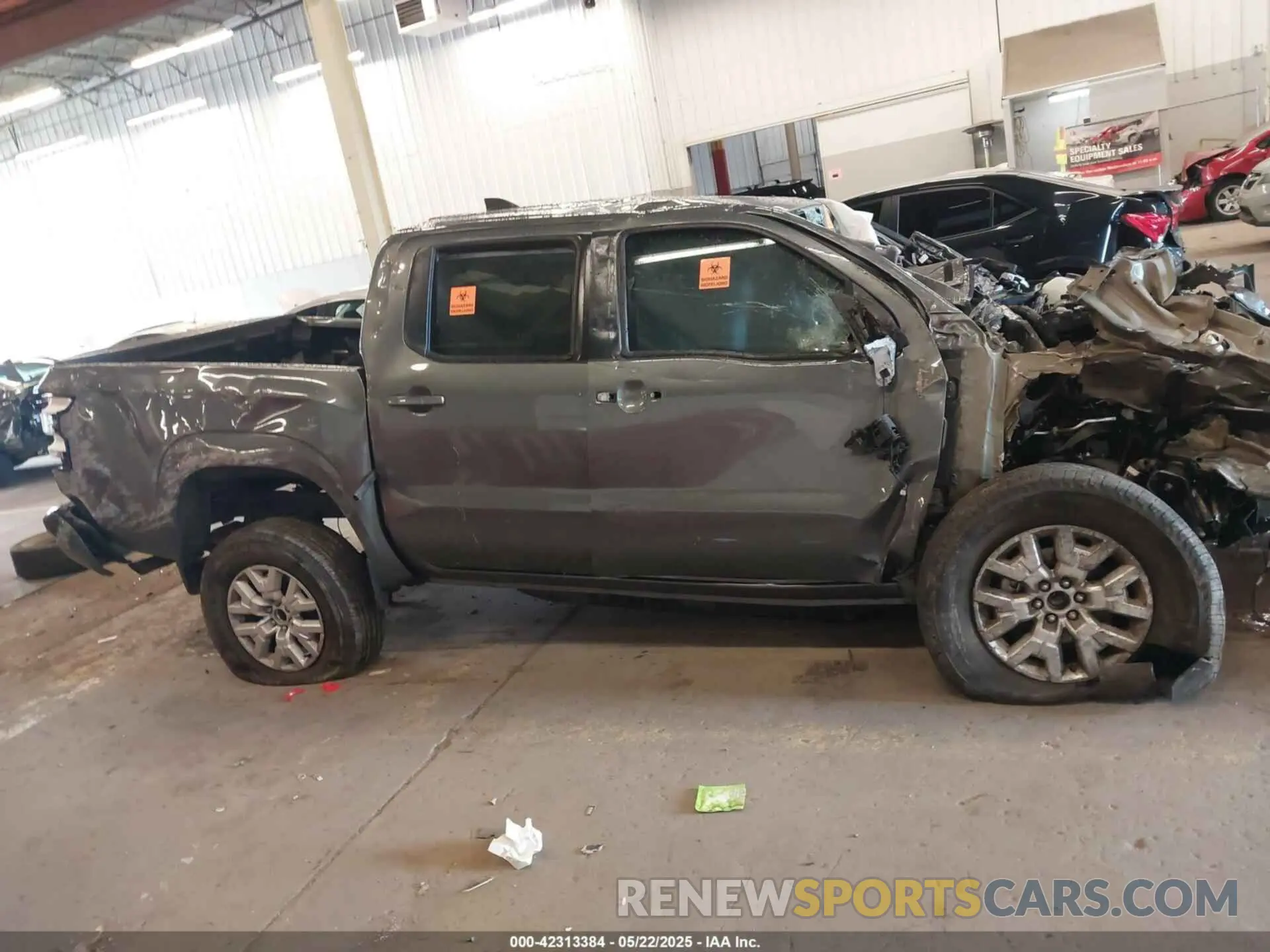 12 Photograph of a damaged car 1N6ED1EK2NN678167 NISSAN FRONTIER 2022