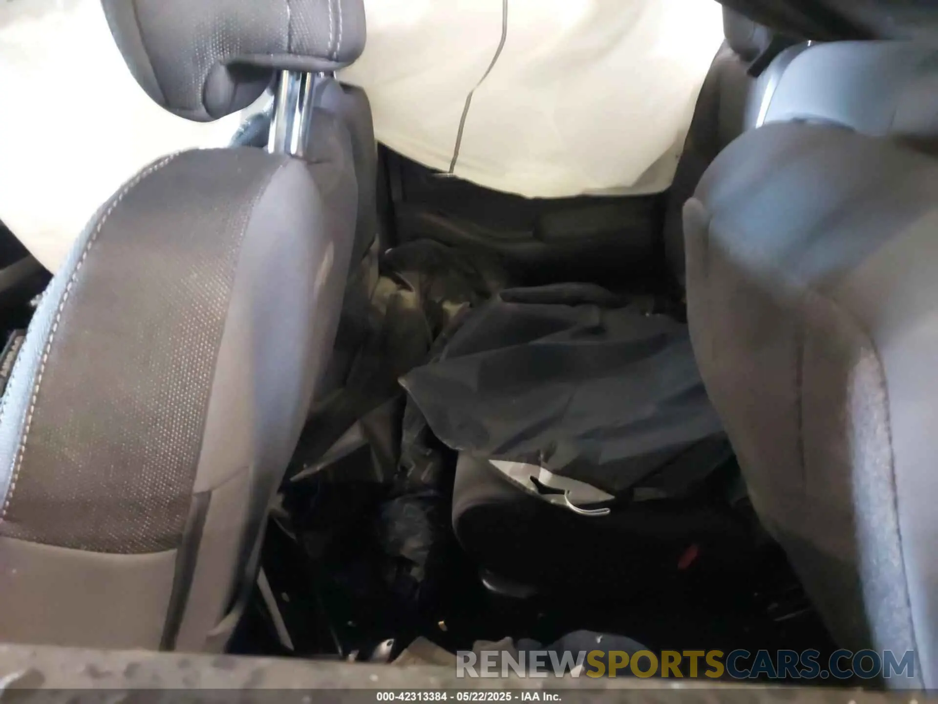 8 Photograph of a damaged car 1N6ED1EK2NN678167 NISSAN FRONTIER 2022