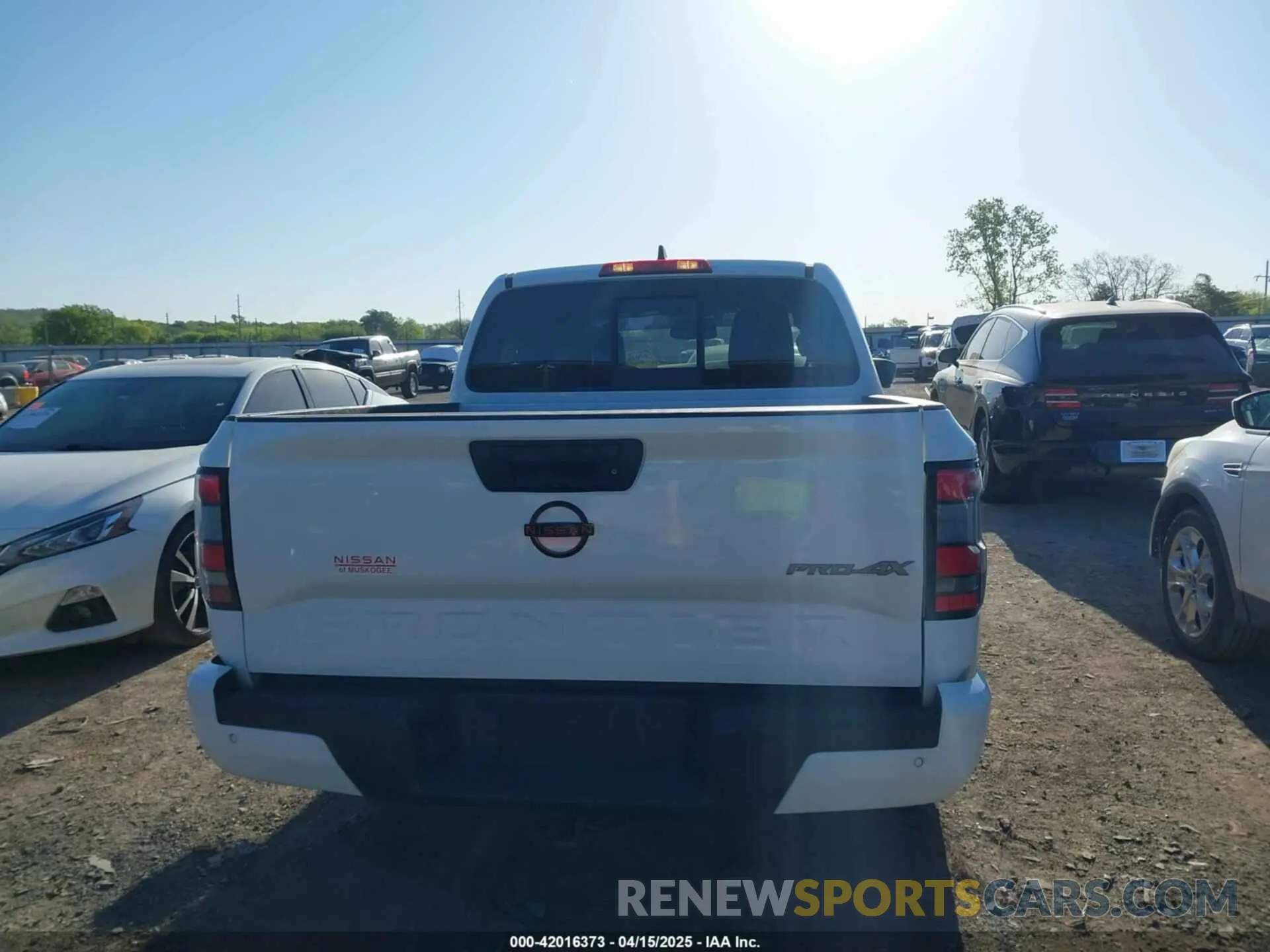17 Photograph of a damaged car 1N6ED1EK4NN656770 NISSAN FRONTIER 2022
