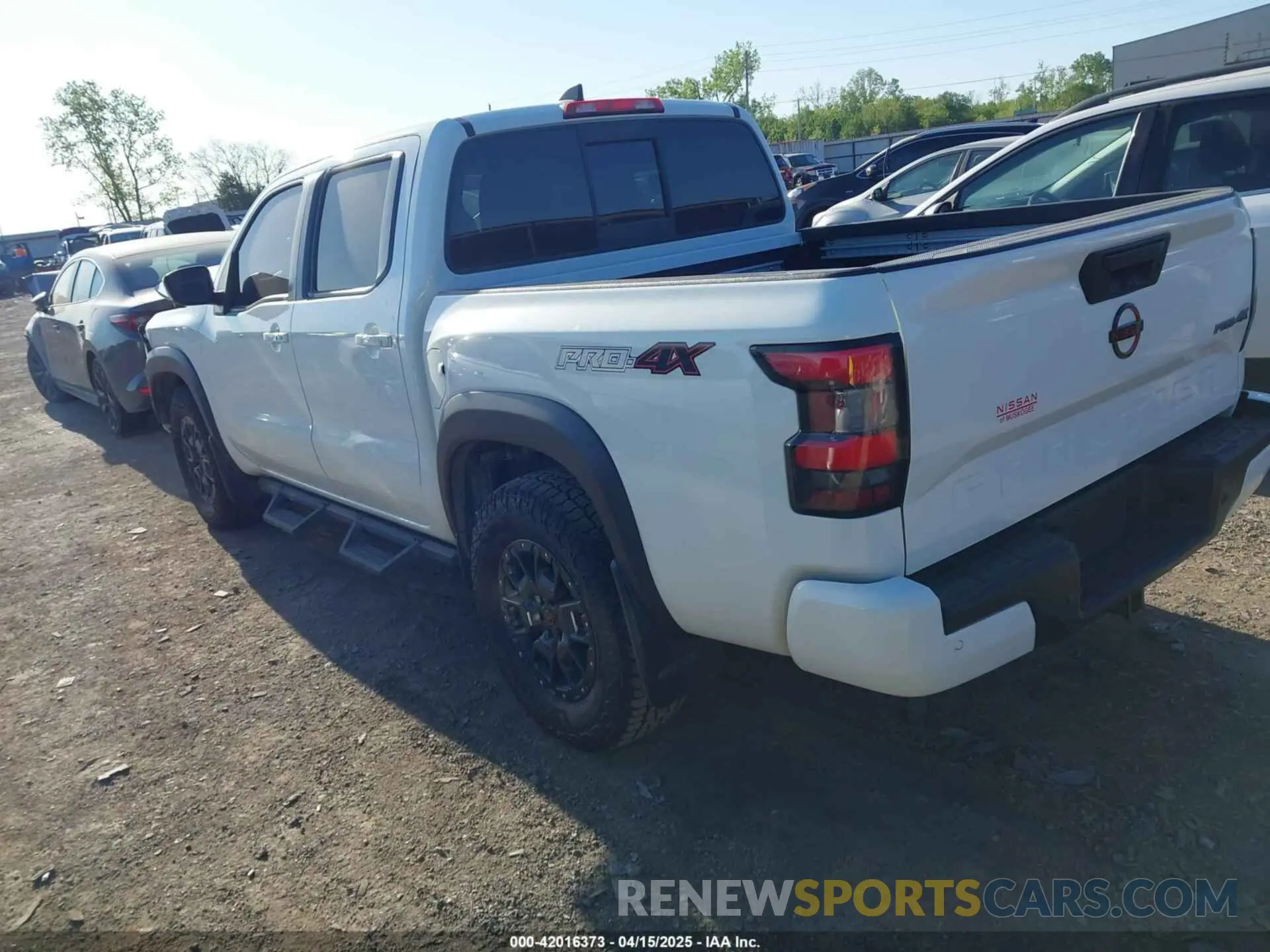 3 Photograph of a damaged car 1N6ED1EK4NN656770 NISSAN FRONTIER 2022
