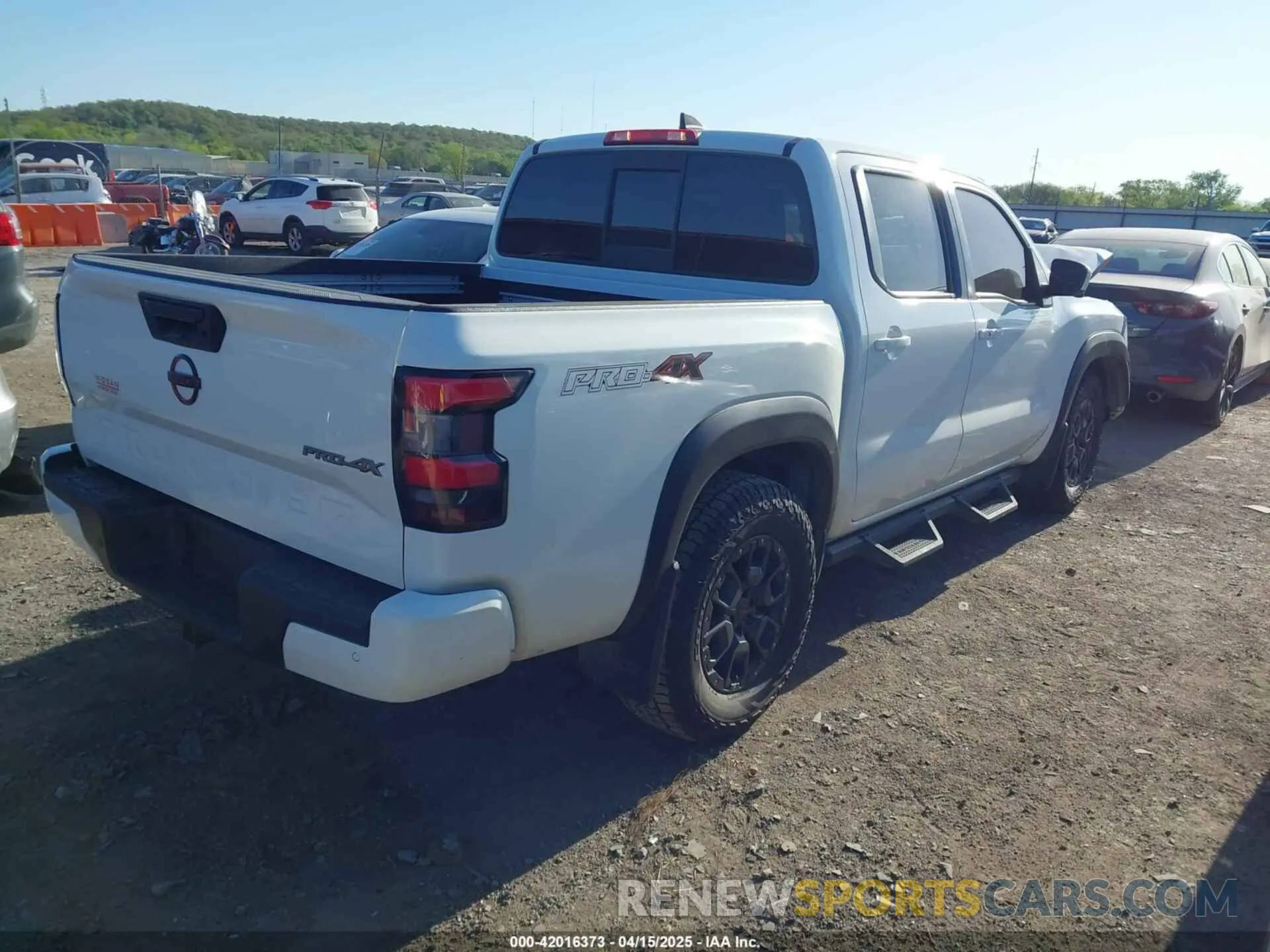 4 Photograph of a damaged car 1N6ED1EK4NN656770 NISSAN FRONTIER 2022