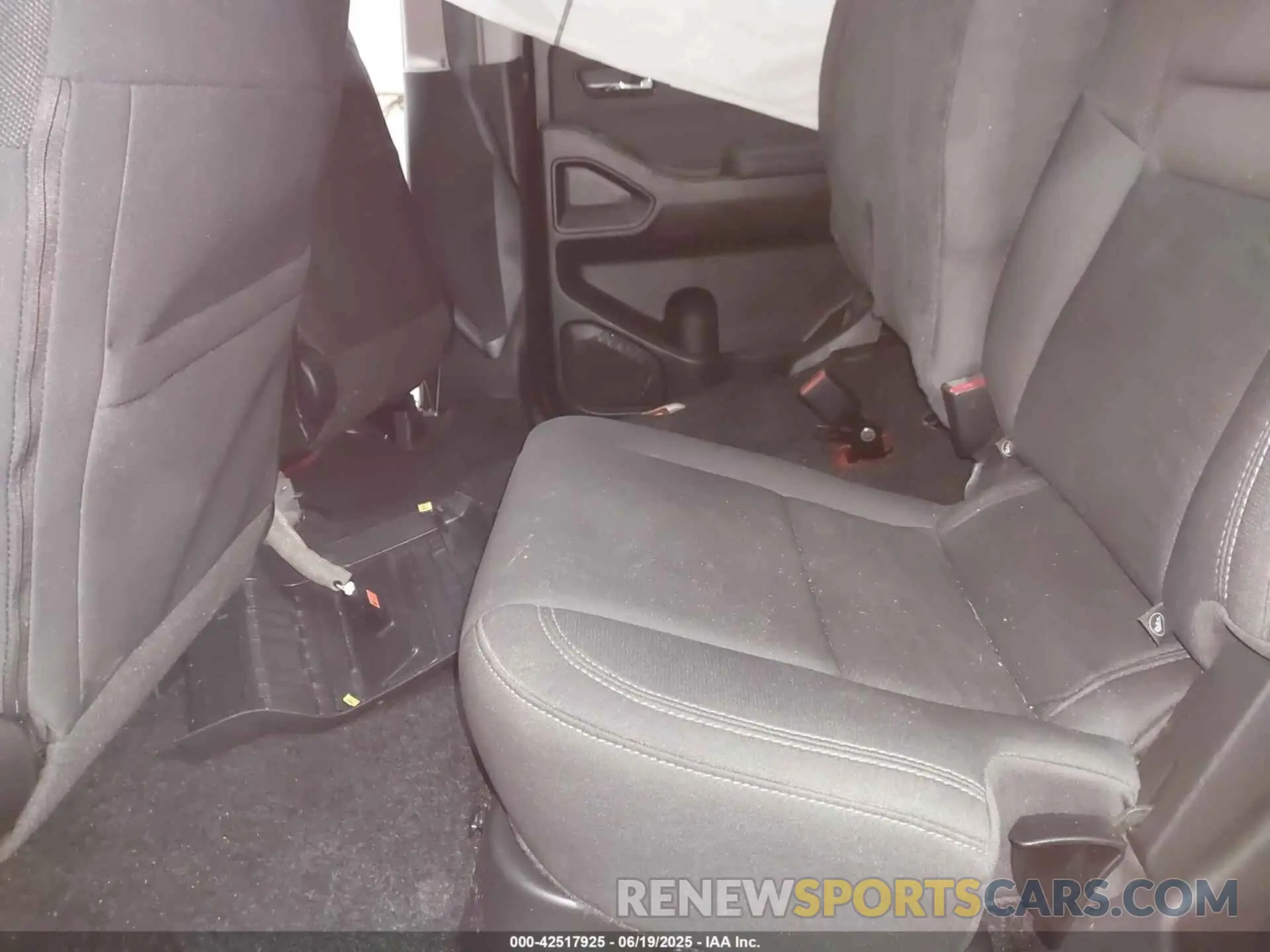 8 Photograph of a damaged car 1N6ED1EK4NN691213 NISSAN FRONTIER 2022