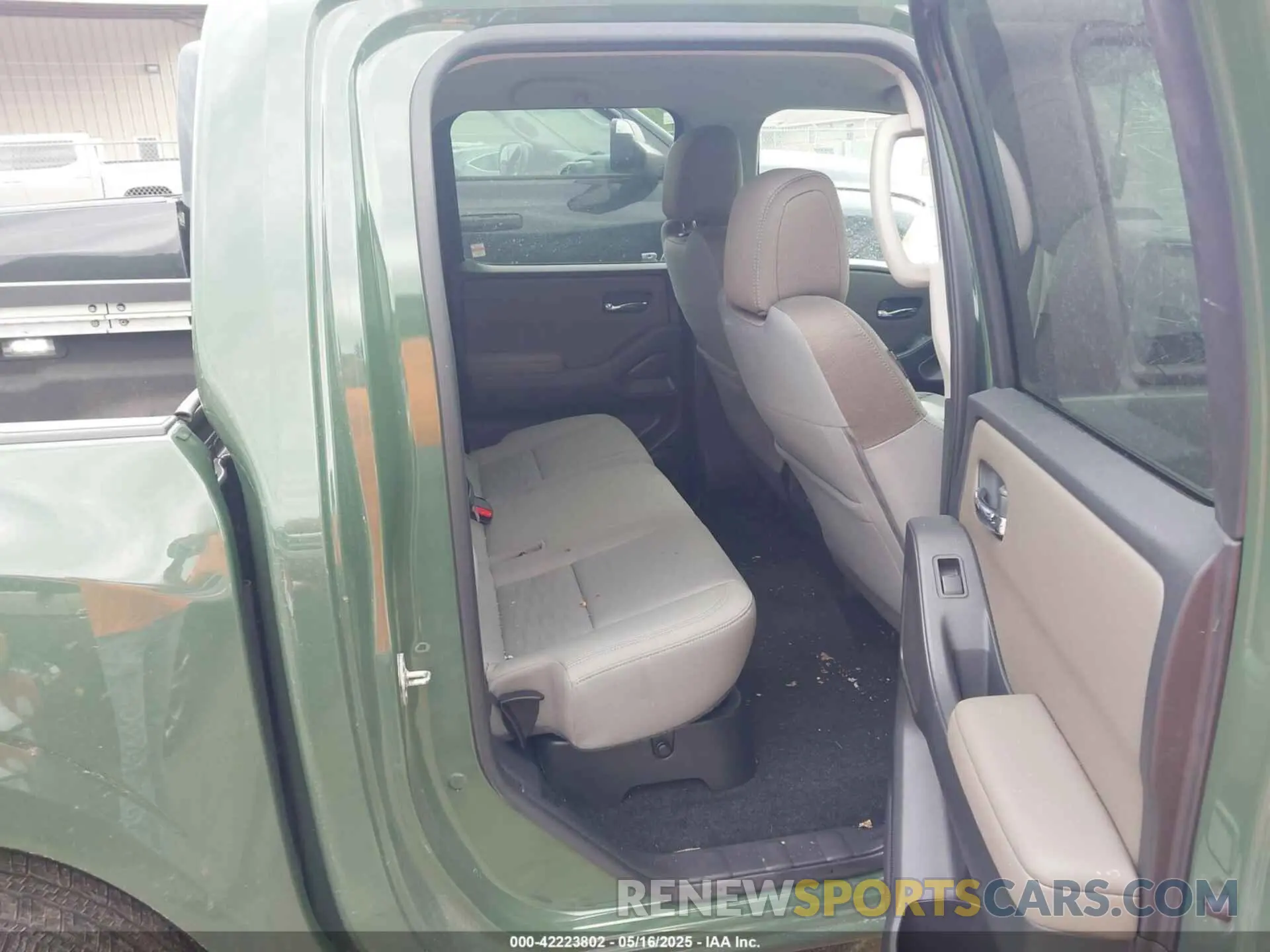 8 Photograph of a damaged car 1N6ED1EK6NN603200 NISSAN FRONTIER 2022