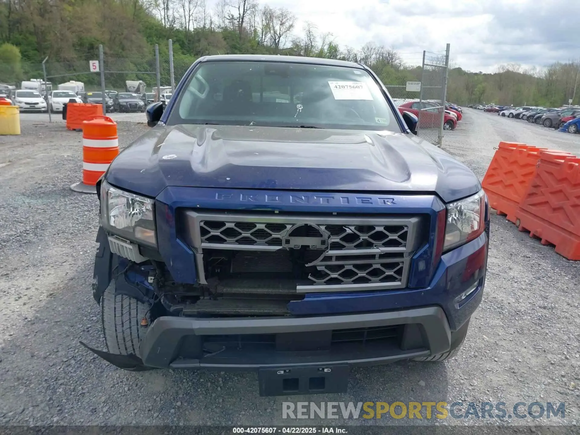 12 Photograph of a damaged car 1N6ED1EK8NN633198 NISSAN FRONTIER 2022