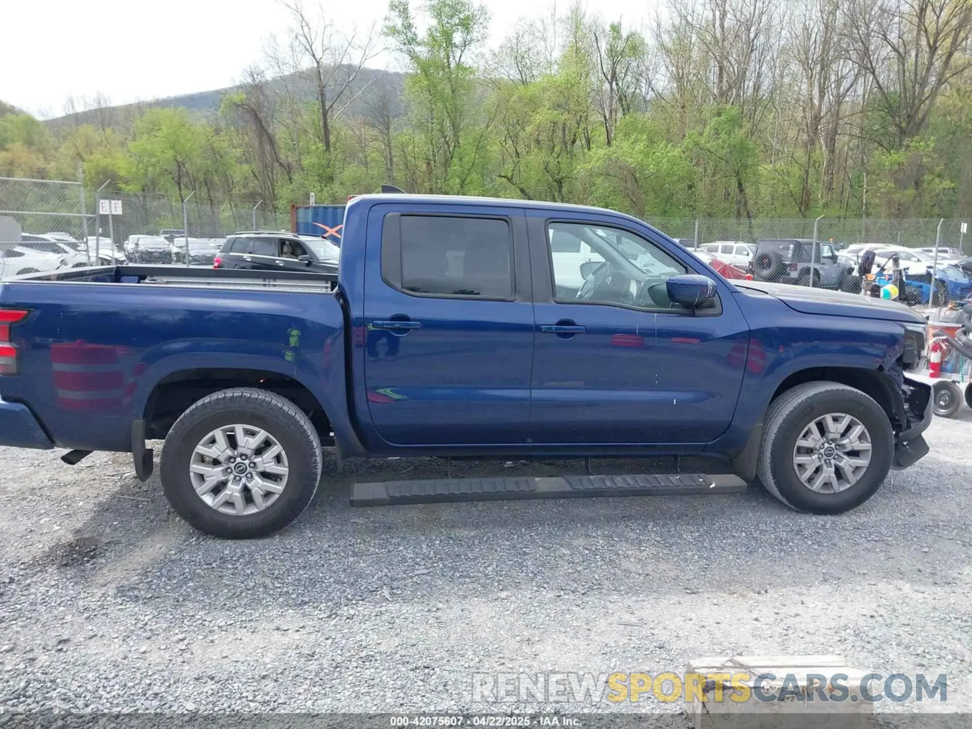 13 Photograph of a damaged car 1N6ED1EK8NN633198 NISSAN FRONTIER 2022