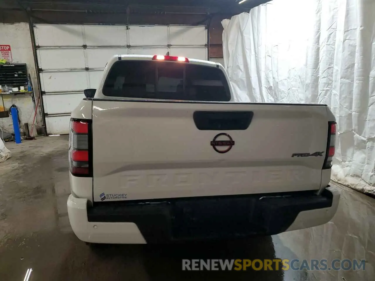 6 Photograph of a damaged car 1N6ED1EK9NN613381 NISSAN FRONTIER 2022