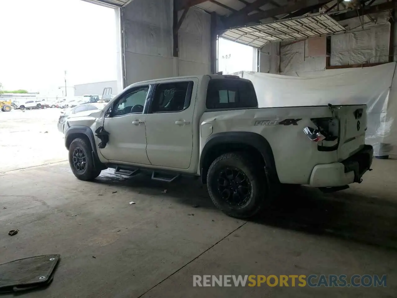 2 Photograph of a damaged car 1N6ED1EK9NN692552 NISSAN FRONTIER 2022