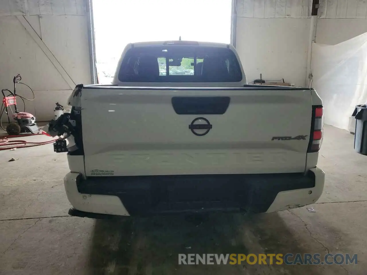 6 Photograph of a damaged car 1N6ED1EK9NN692552 NISSAN FRONTIER 2022