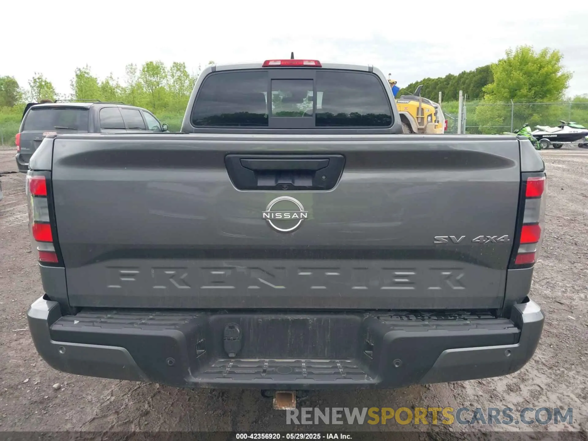 17 Photograph of a damaged car 1N6ED1FK5NN646327 NISSAN FRONTIER 2022