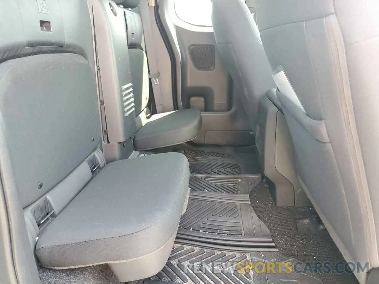 10 Photograph of a damaged car 1N6ED1CLXPN631662 NISSAN FRONTIER 2023