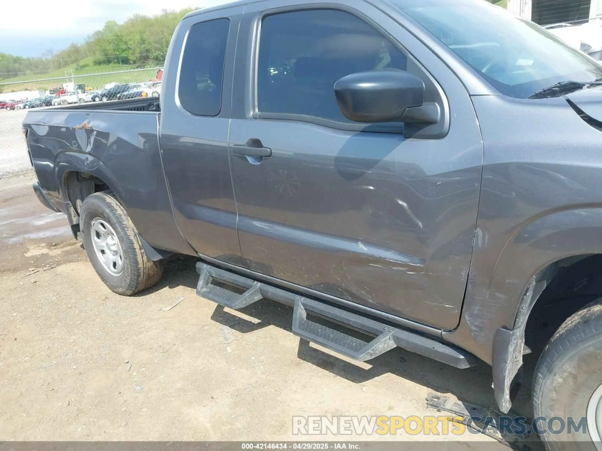 18 Photograph of a damaged car 1N6ED1CM6PN622241 NISSAN FRONTIER 2023