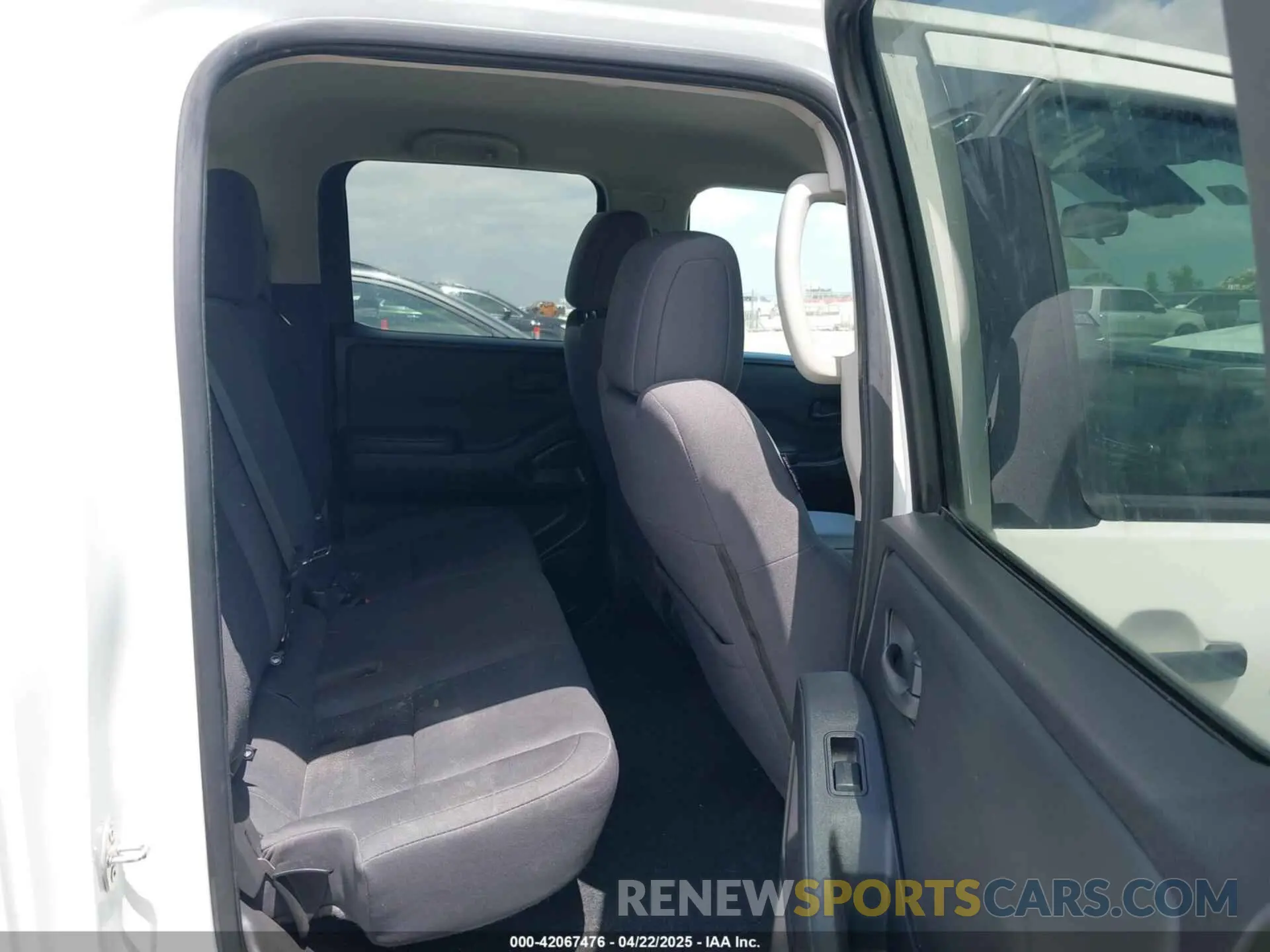 8 Photograph of a damaged car 1N6ED1EJ1PN624532 NISSAN FRONTIER 2023