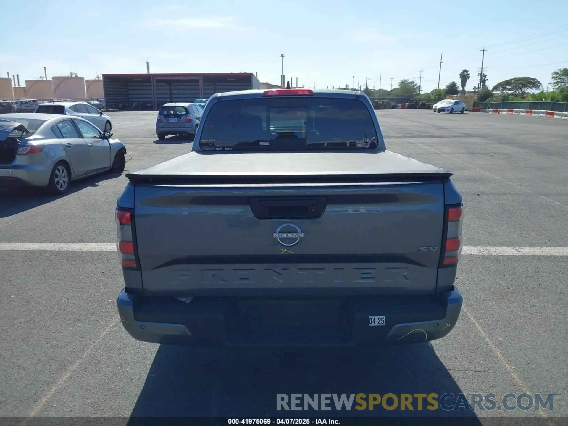 17 Photograph of a damaged car 1N6ED1EJ4PN640336 NISSAN FRONTIER 2023