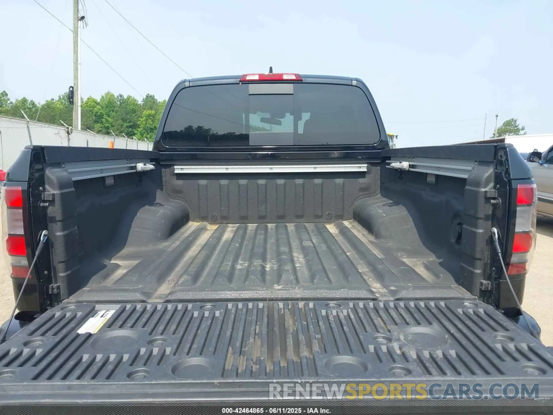 17 Photograph of a damaged car 1N6ED1EJ6PN616829 NISSAN FRONTIER 2023