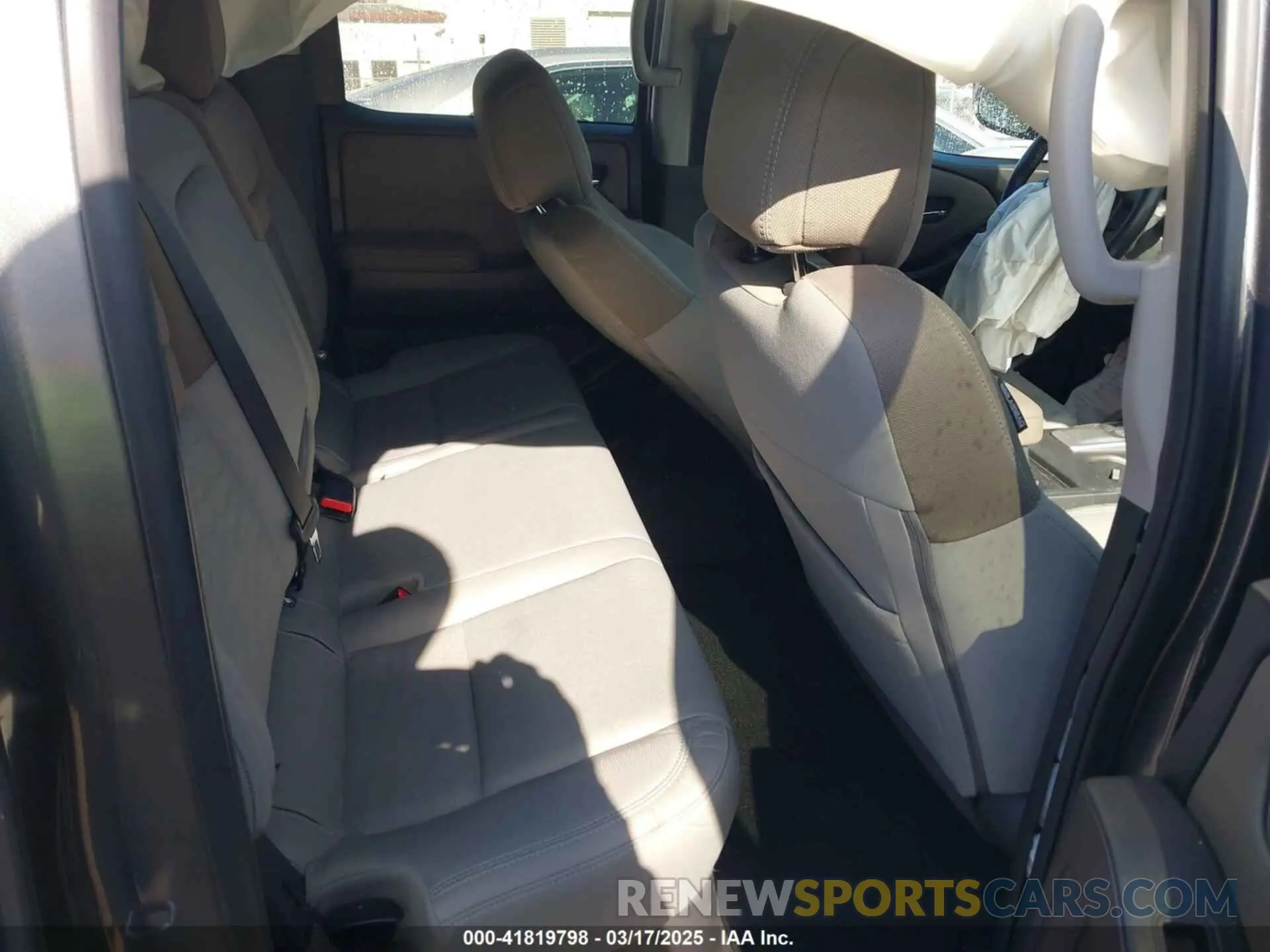 8 Photograph of a damaged car 1N6ED1EJ7PN605239 NISSAN FRONTIER 2023