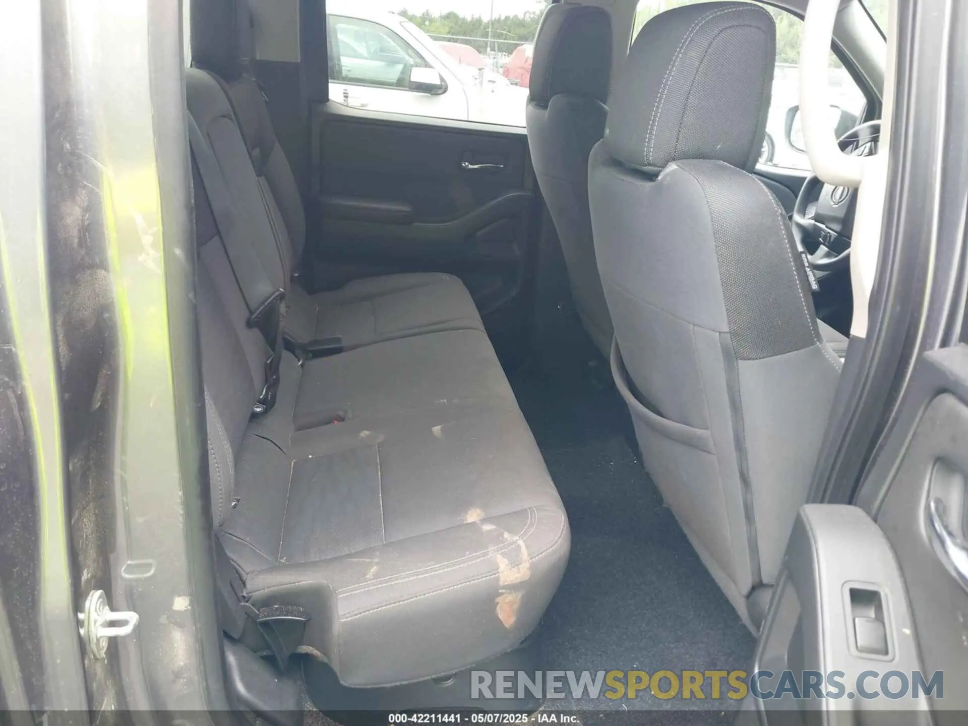 8 Photograph of a damaged car 1N6ED1EJ8PN611423 NISSAN FRONTIER 2023
