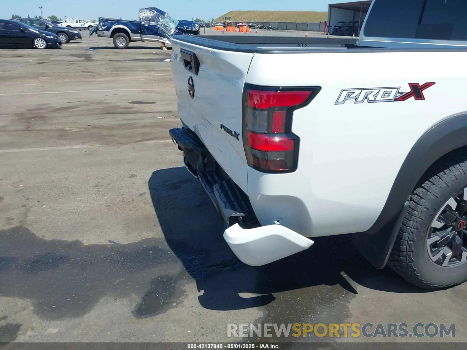 17 Photograph of a damaged car 1N6ED1EJ9PN673039 NISSAN FRONTIER 2023