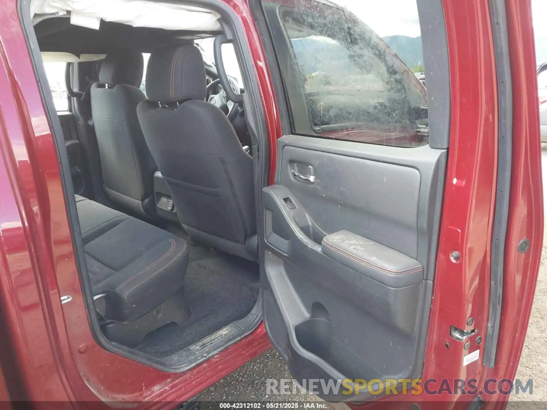 8 Photograph of a damaged car 1N6ED1EK0PN661256 NISSAN FRONTIER 2023