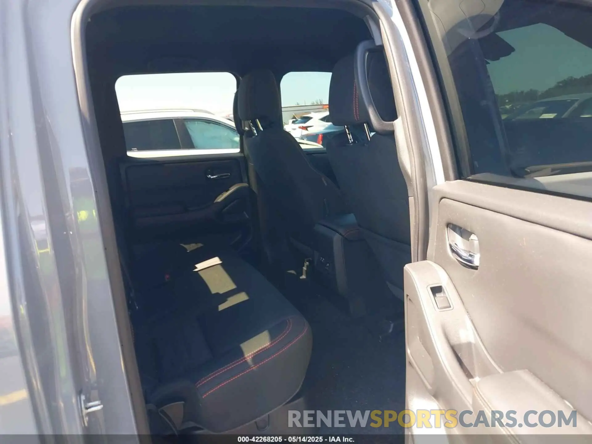 8 Photograph of a damaged car 1N6ED1EK0PN666053 NISSAN FRONTIER 2023