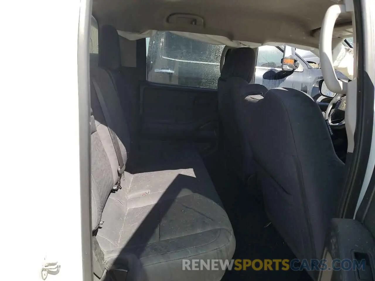 10 Photograph of a damaged car 1N6ED1EK1PN603706 NISSAN FRONTIER 2023