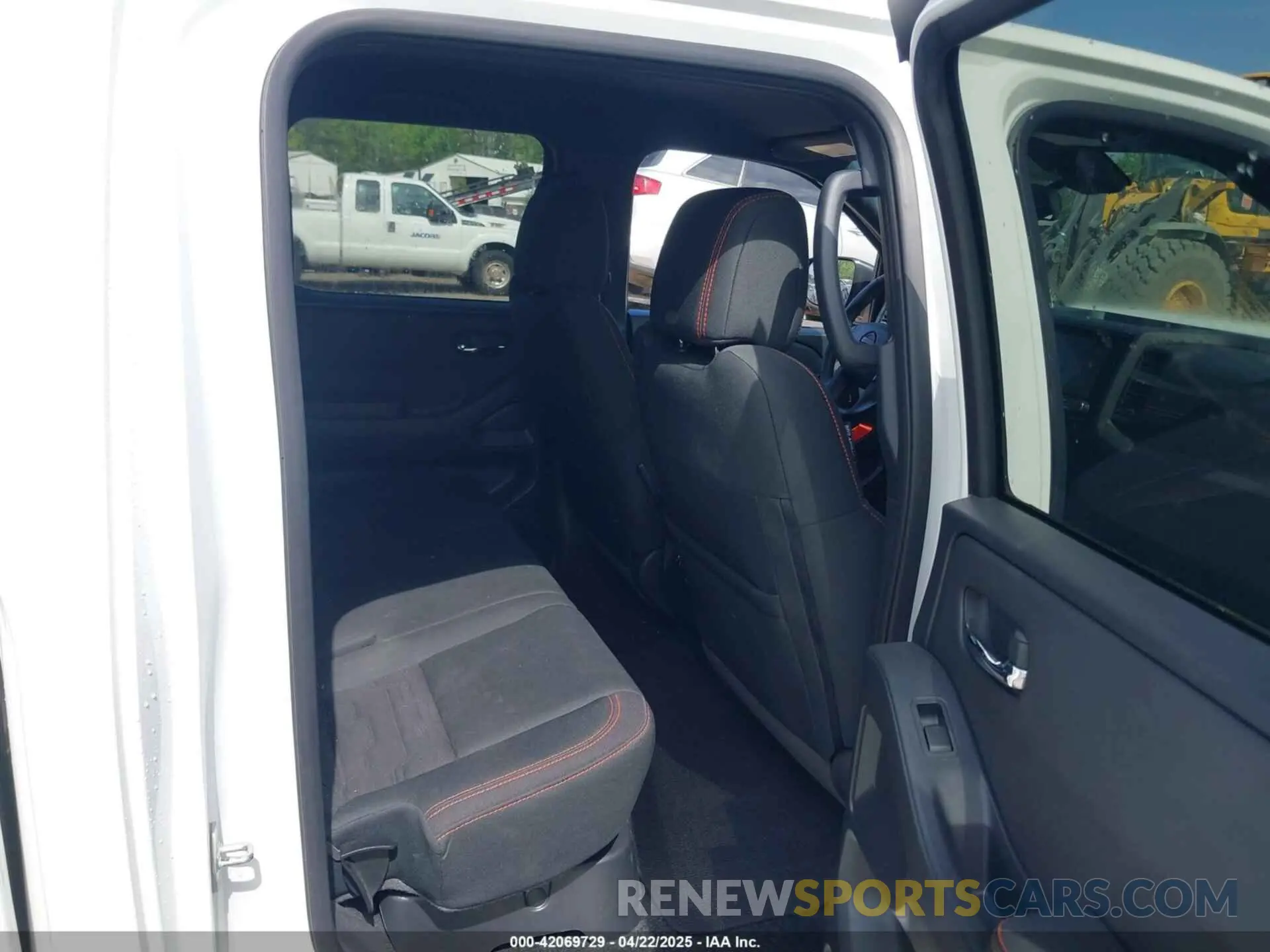 8 Photograph of a damaged car 1N6ED1EK4PN646503 NISSAN FRONTIER 2023