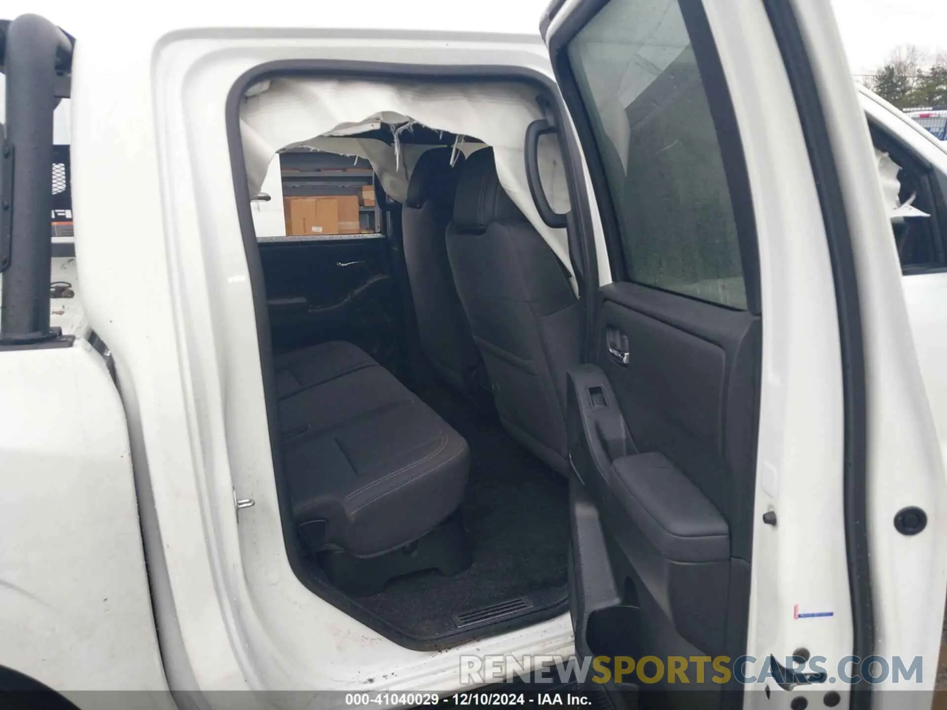 8 Photograph of a damaged car 1N6ED1EK6PN614300 NISSAN FRONTIER 2023