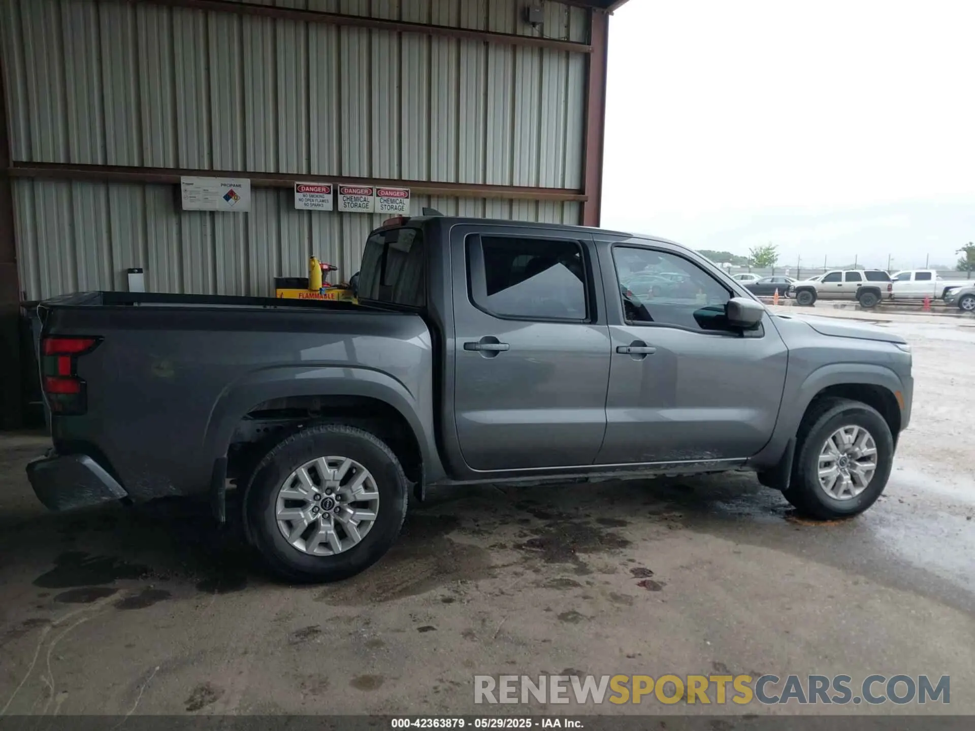 13 Photograph of a damaged car 1N6ED1EK8PN610121 NISSAN FRONTIER 2023