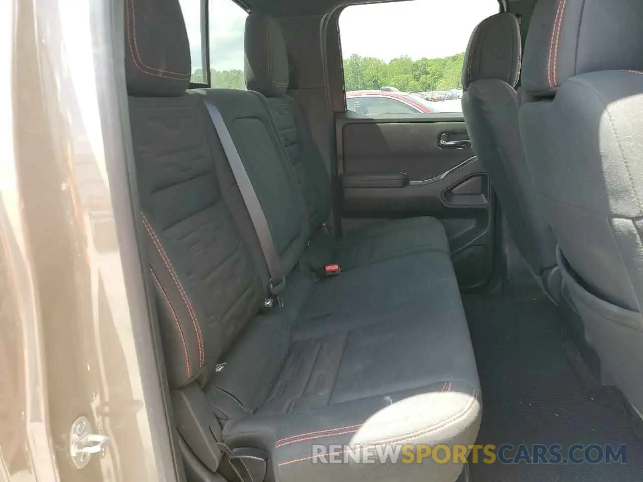 10 Photograph of a damaged car 1N6ED1EK8PN668889 NISSAN FRONTIER 2023