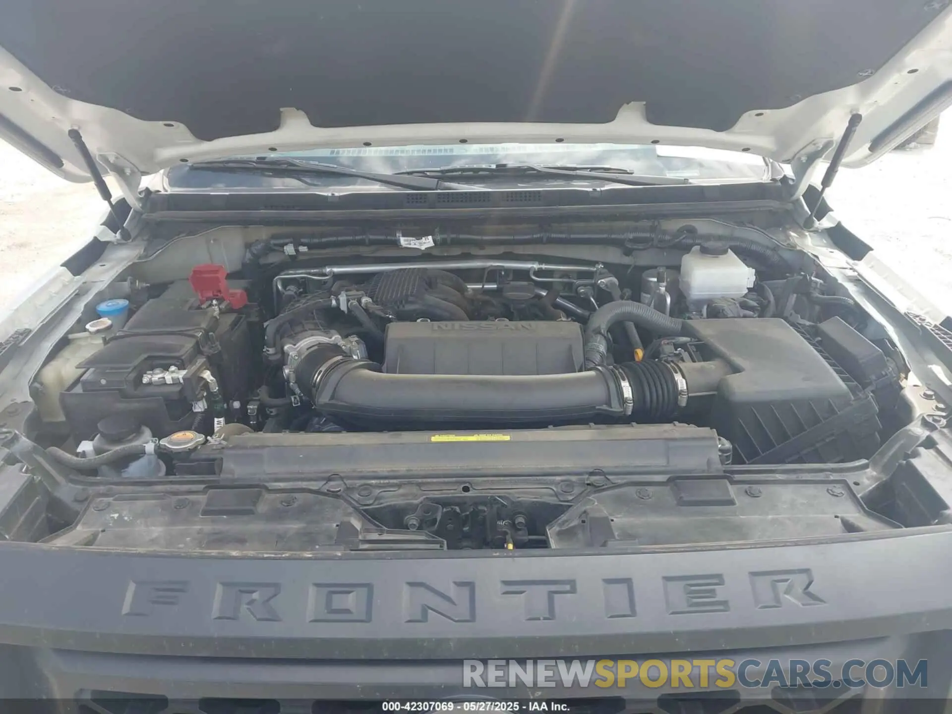 10 Photograph of a damaged car 1N6ED1CL0RN645654 NISSAN FRONTIER 2024