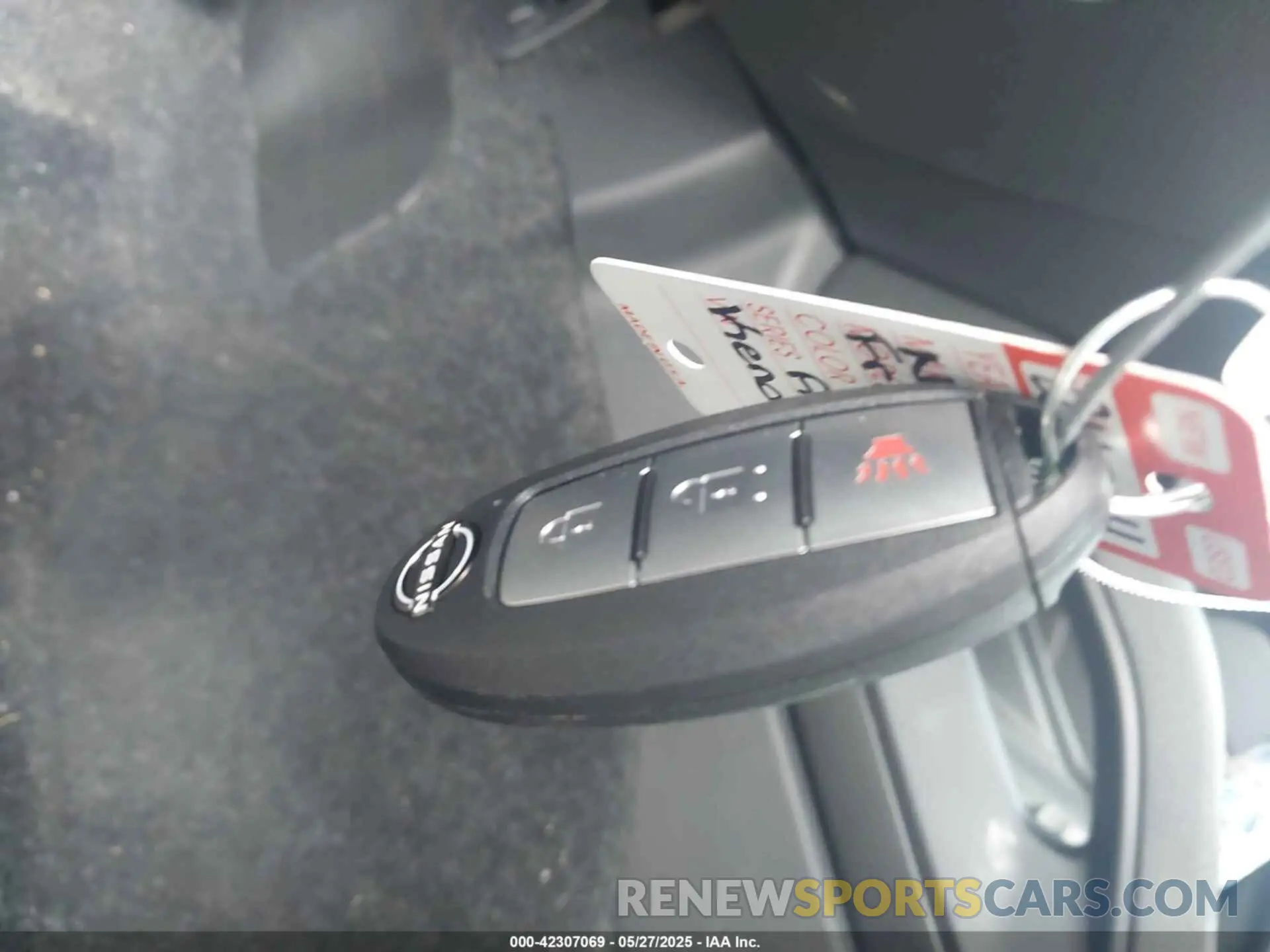 11 Photograph of a damaged car 1N6ED1CL0RN645654 NISSAN FRONTIER 2024