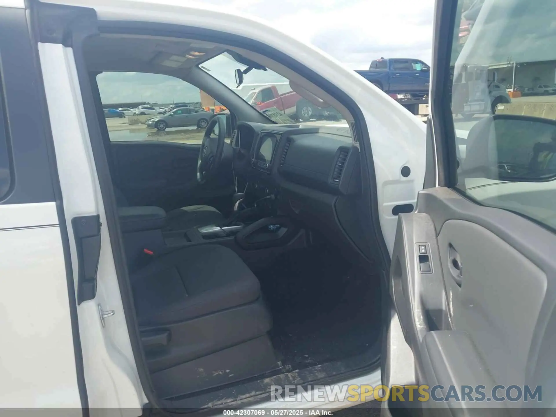 5 Photograph of a damaged car 1N6ED1CL0RN645654 NISSAN FRONTIER 2024