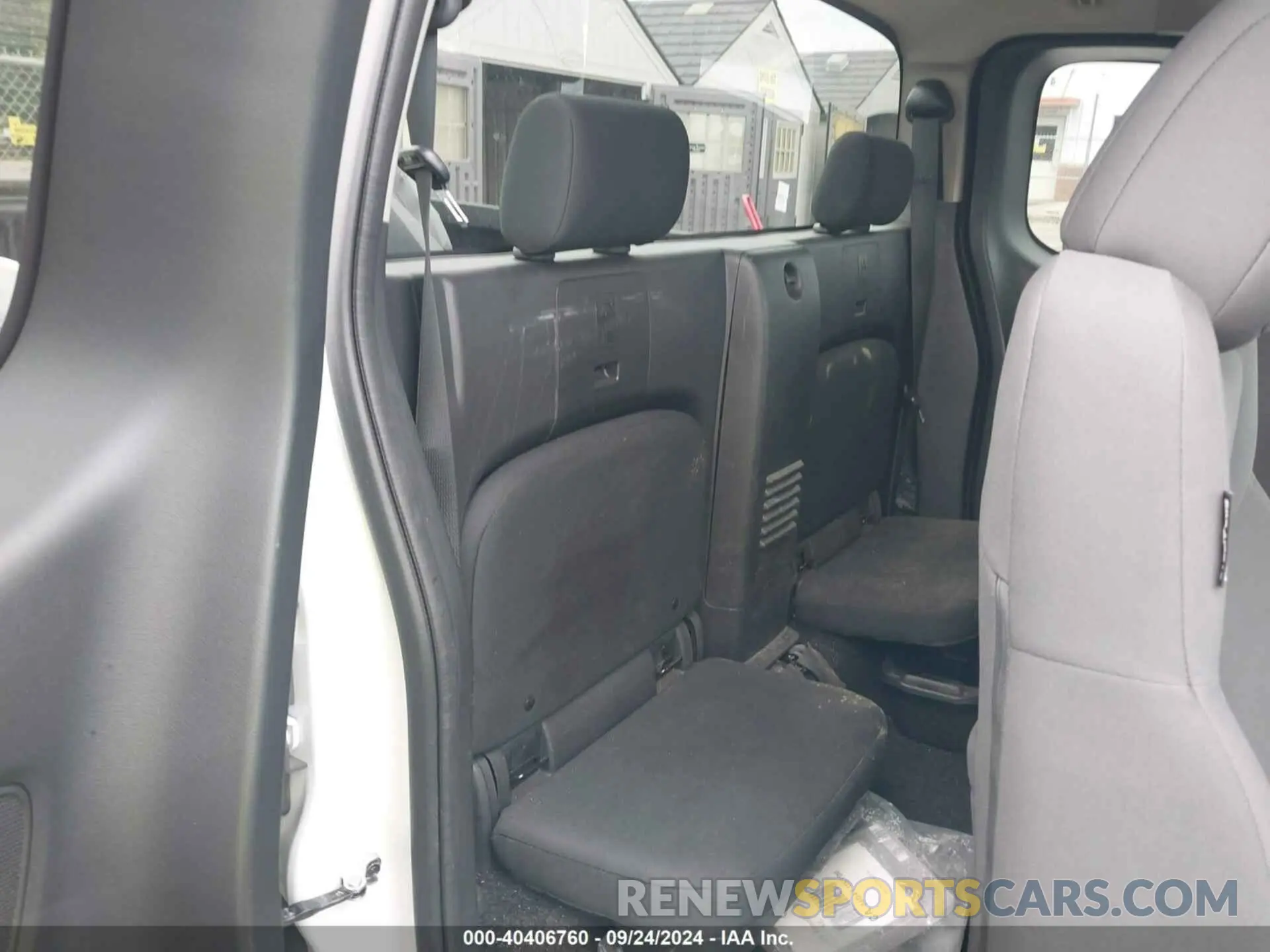 8 Photograph of a damaged car 1N6ED1CL2RN649303 NISSAN FRONTIER 2024