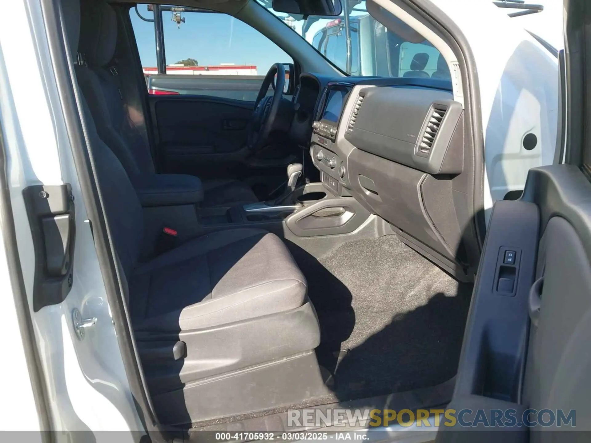 5 Photograph of a damaged car 1N6ED1CL5RN639610 NISSAN FRONTIER 2024