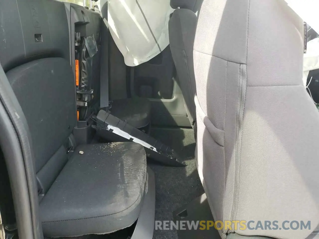 10 Photograph of a damaged car 1N6ED1CL6RN643097 NISSAN FRONTIER 2024