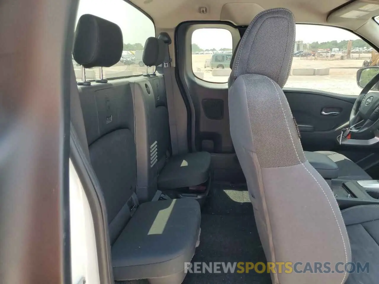 10 Photograph of a damaged car 1N6ED1CLXRN631616 NISSAN FRONTIER 2024