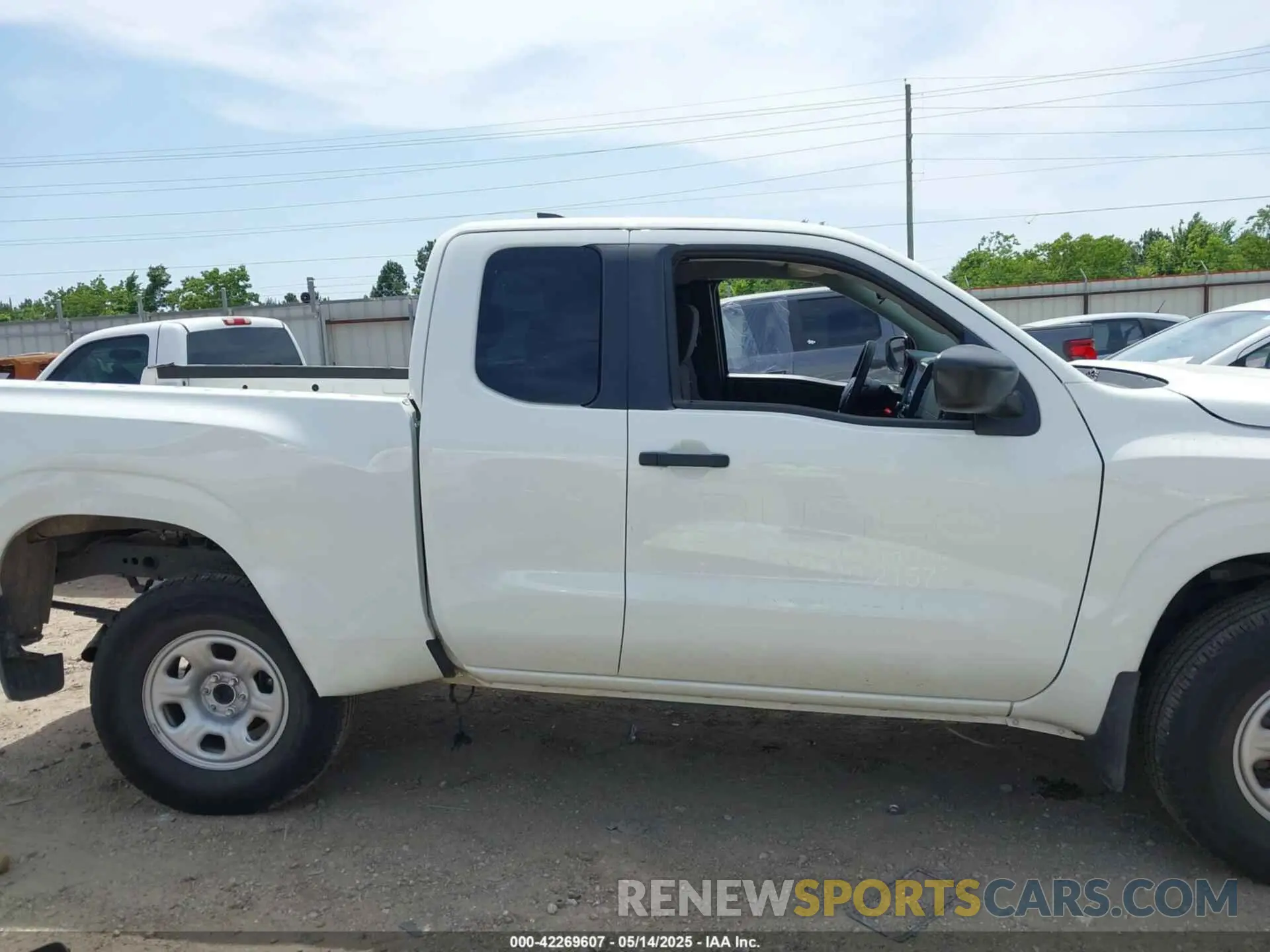 14 Photograph of a damaged car 1N6ED1CM0RN673110 NISSAN FRONTIER 2024