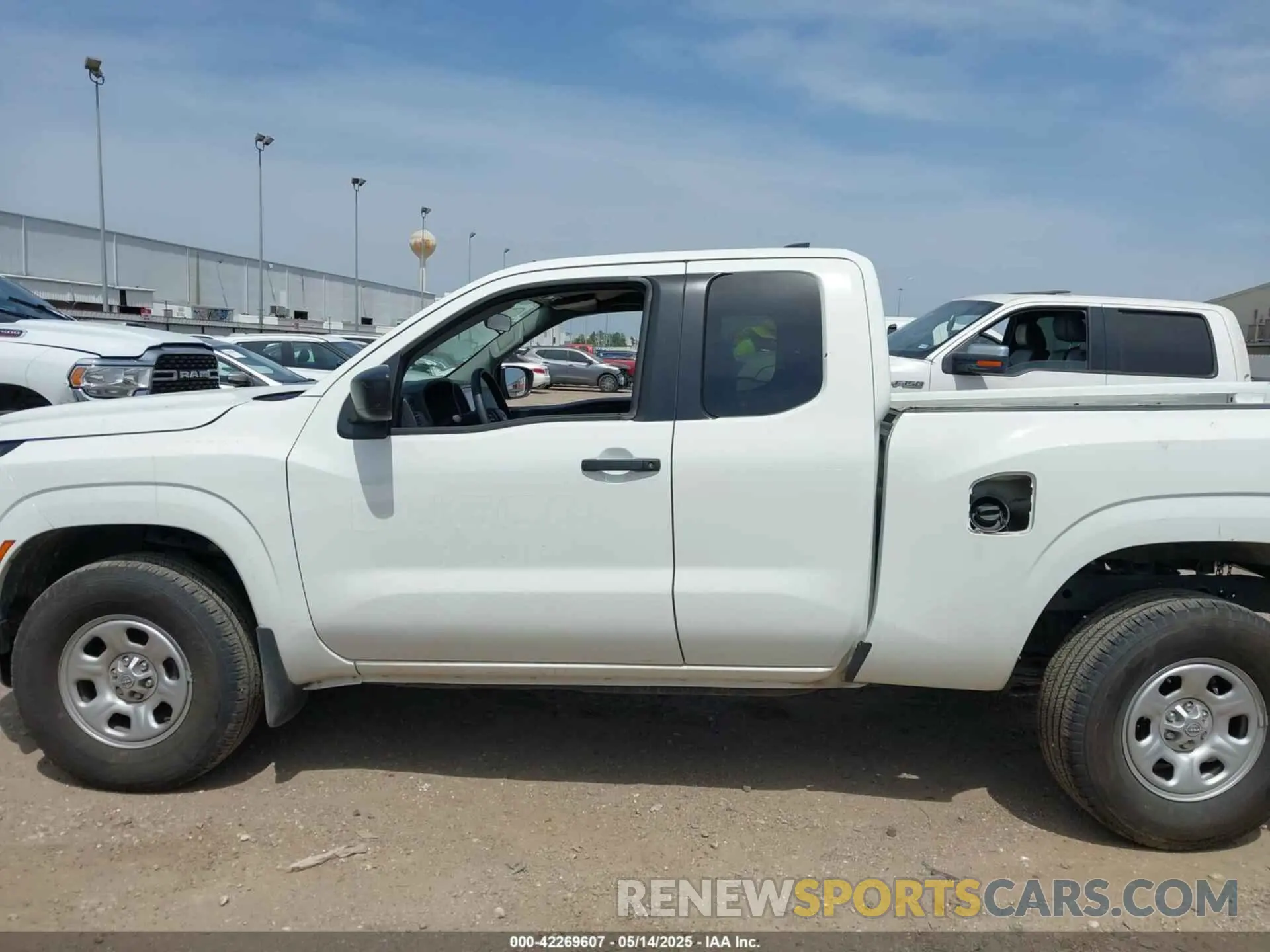 15 Photograph of a damaged car 1N6ED1CM0RN673110 NISSAN FRONTIER 2024