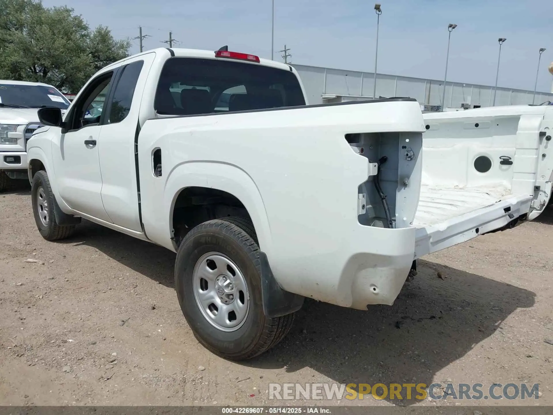 3 Photograph of a damaged car 1N6ED1CM0RN673110 NISSAN FRONTIER 2024