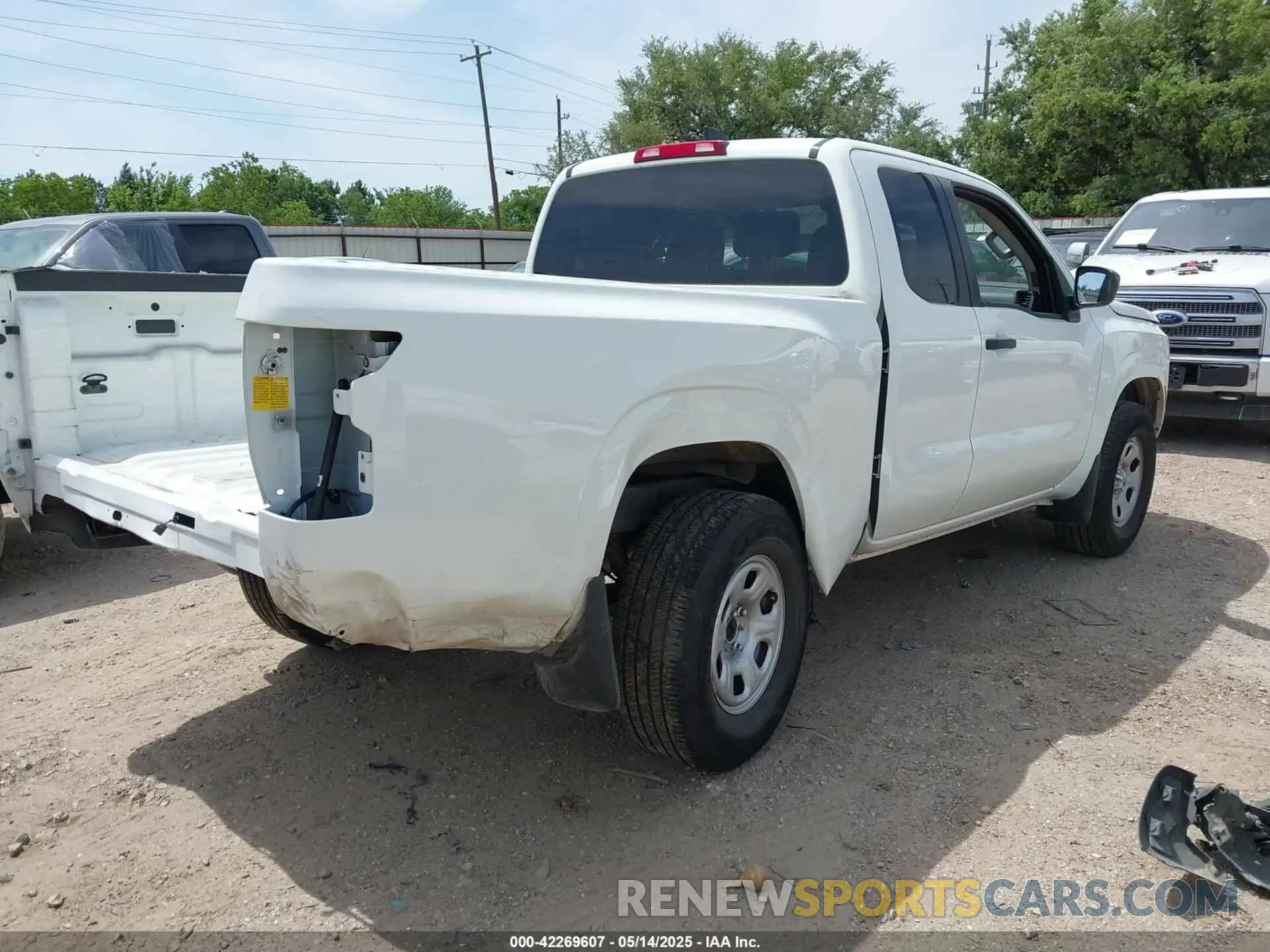 4 Photograph of a damaged car 1N6ED1CM0RN673110 NISSAN FRONTIER 2024
